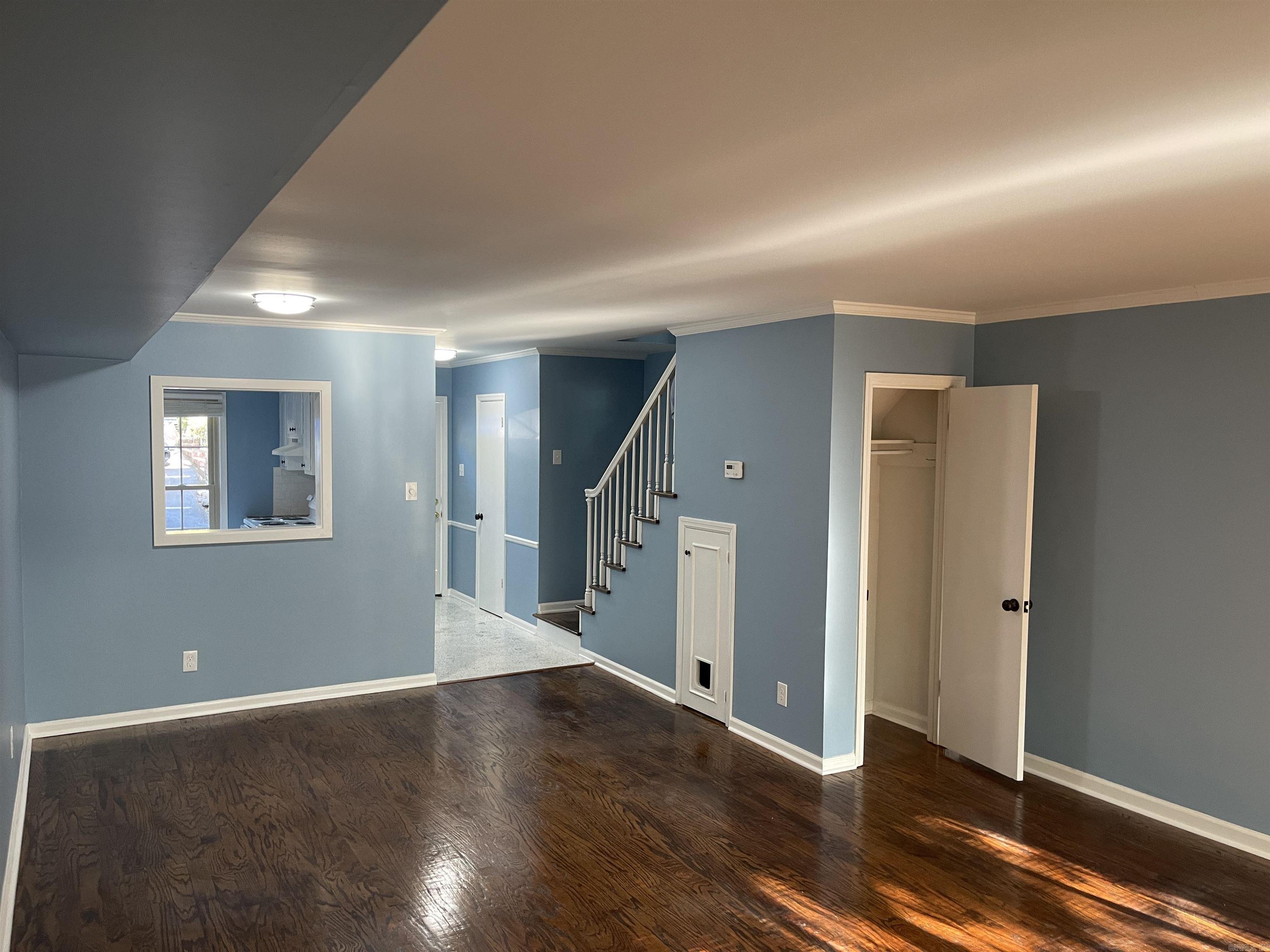 HAMPTON COURT APT HPR - Residential