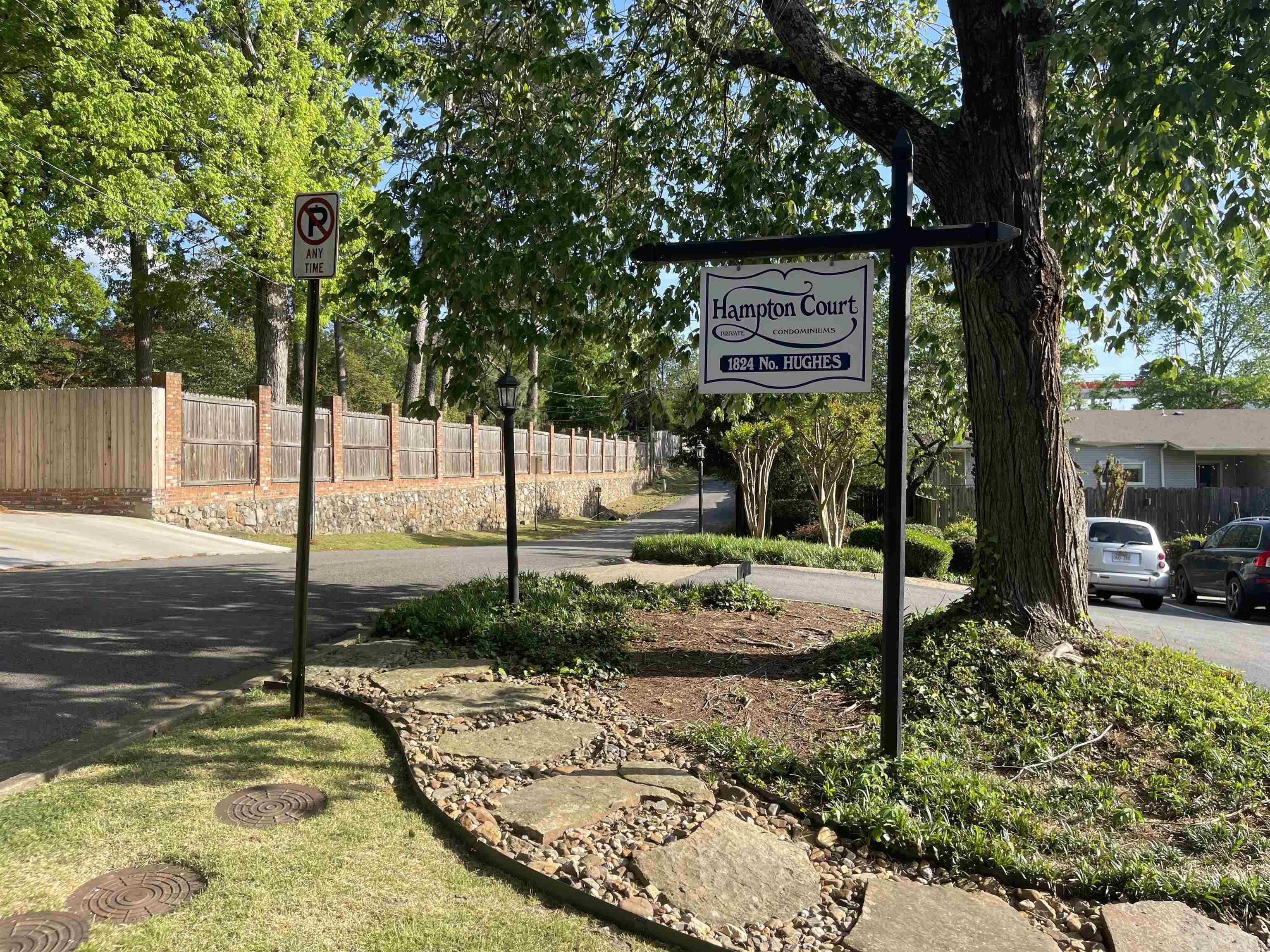 HAMPTON COURT APT HPR - Residential