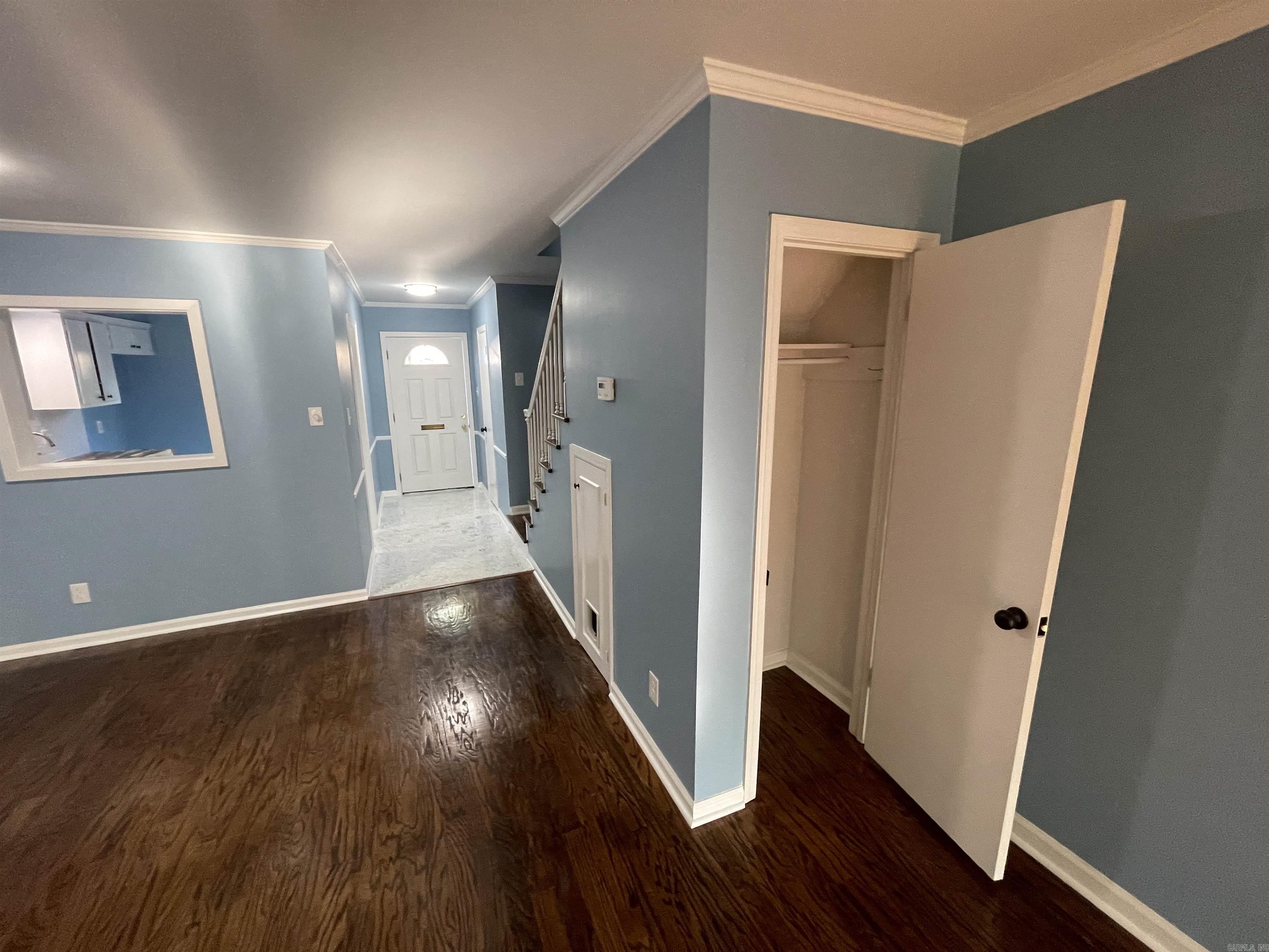 HAMPTON COURT APT HPR - Residential