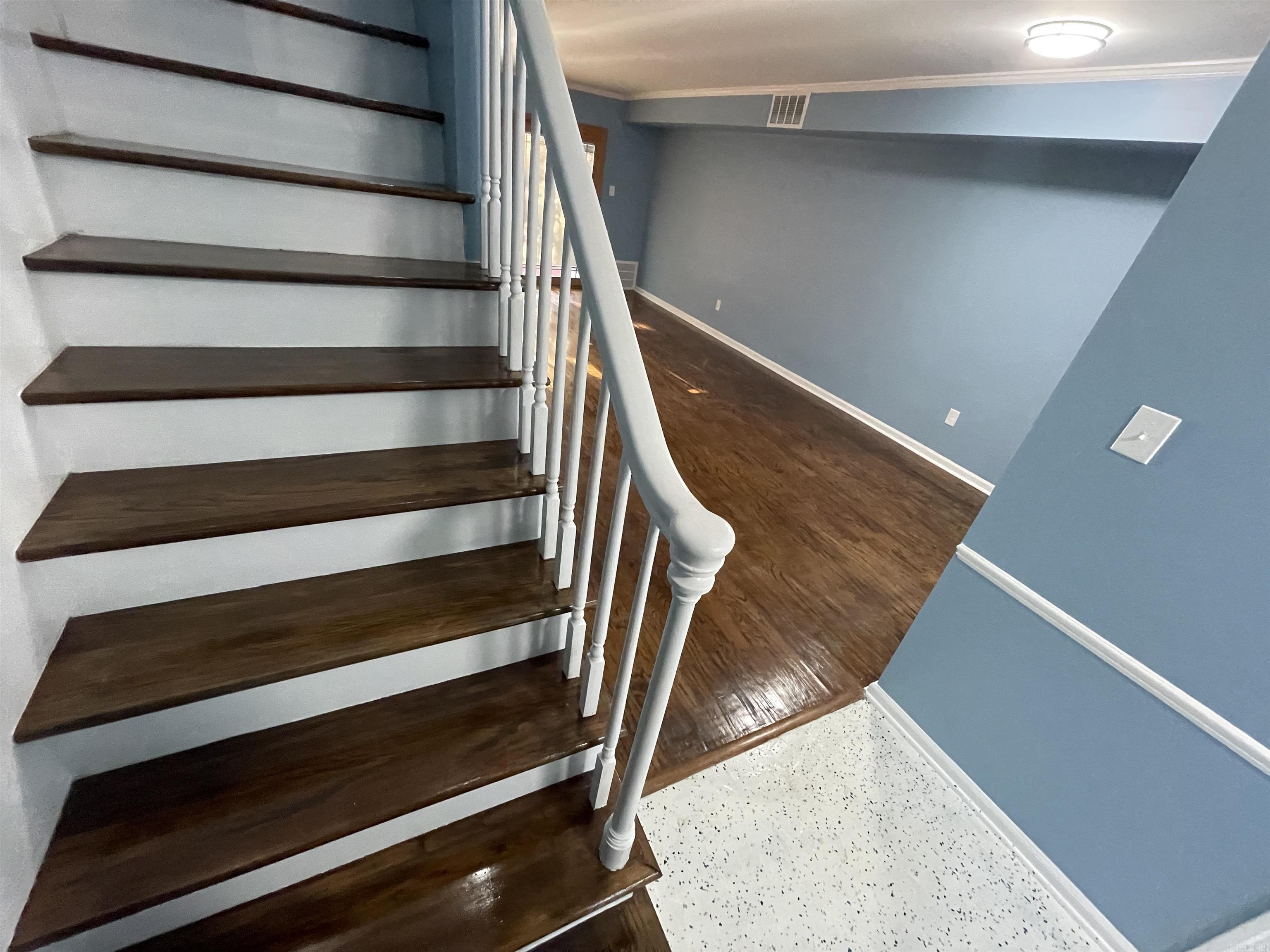 HAMPTON COURT APT HPR - Residential