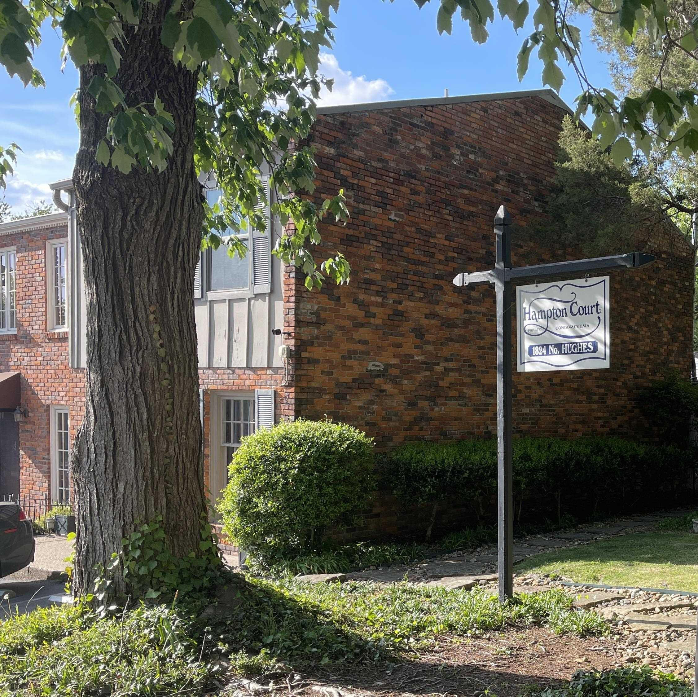 HAMPTON COURT APT HPR - Residential