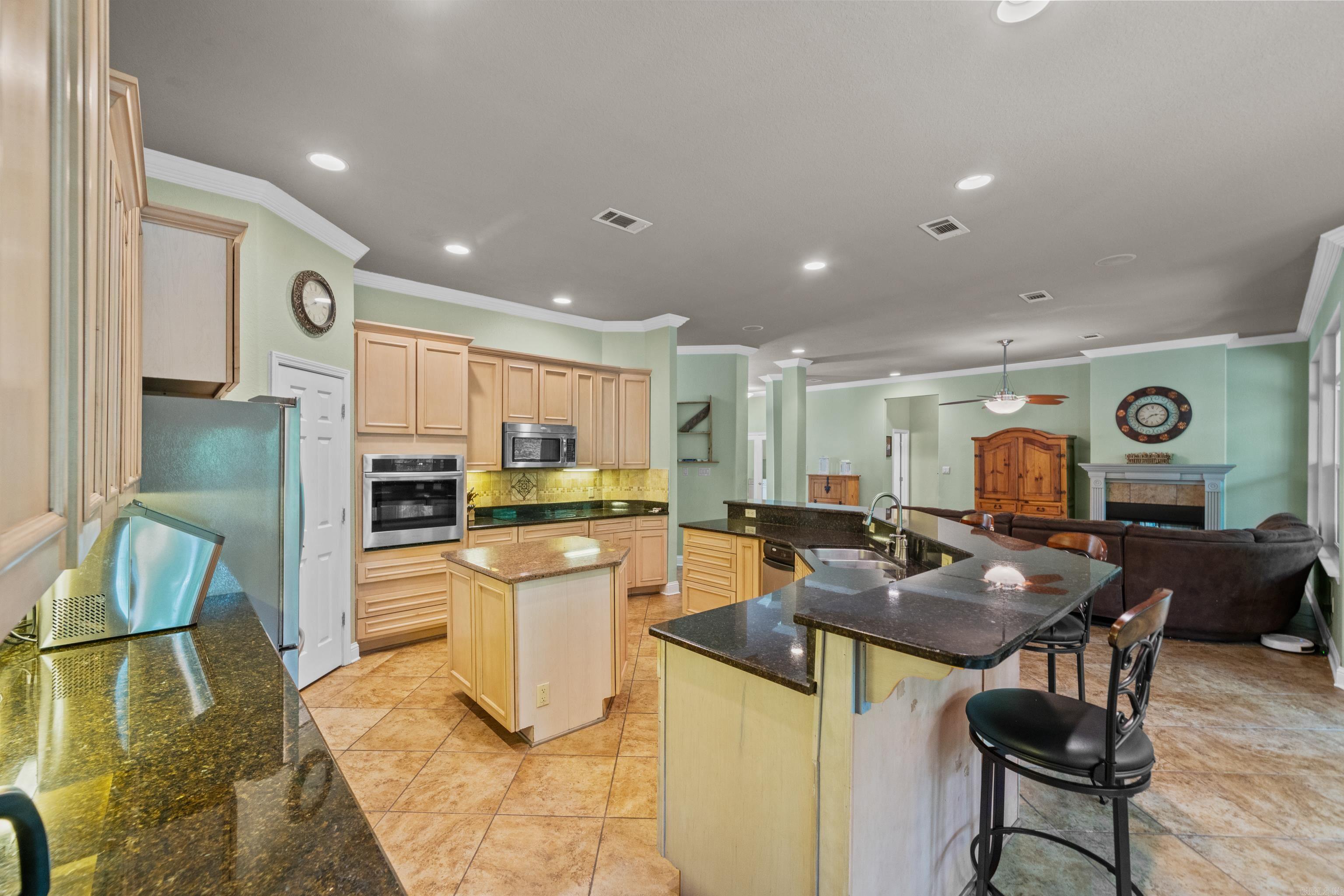 DIAMONDHEAD Q - Residential