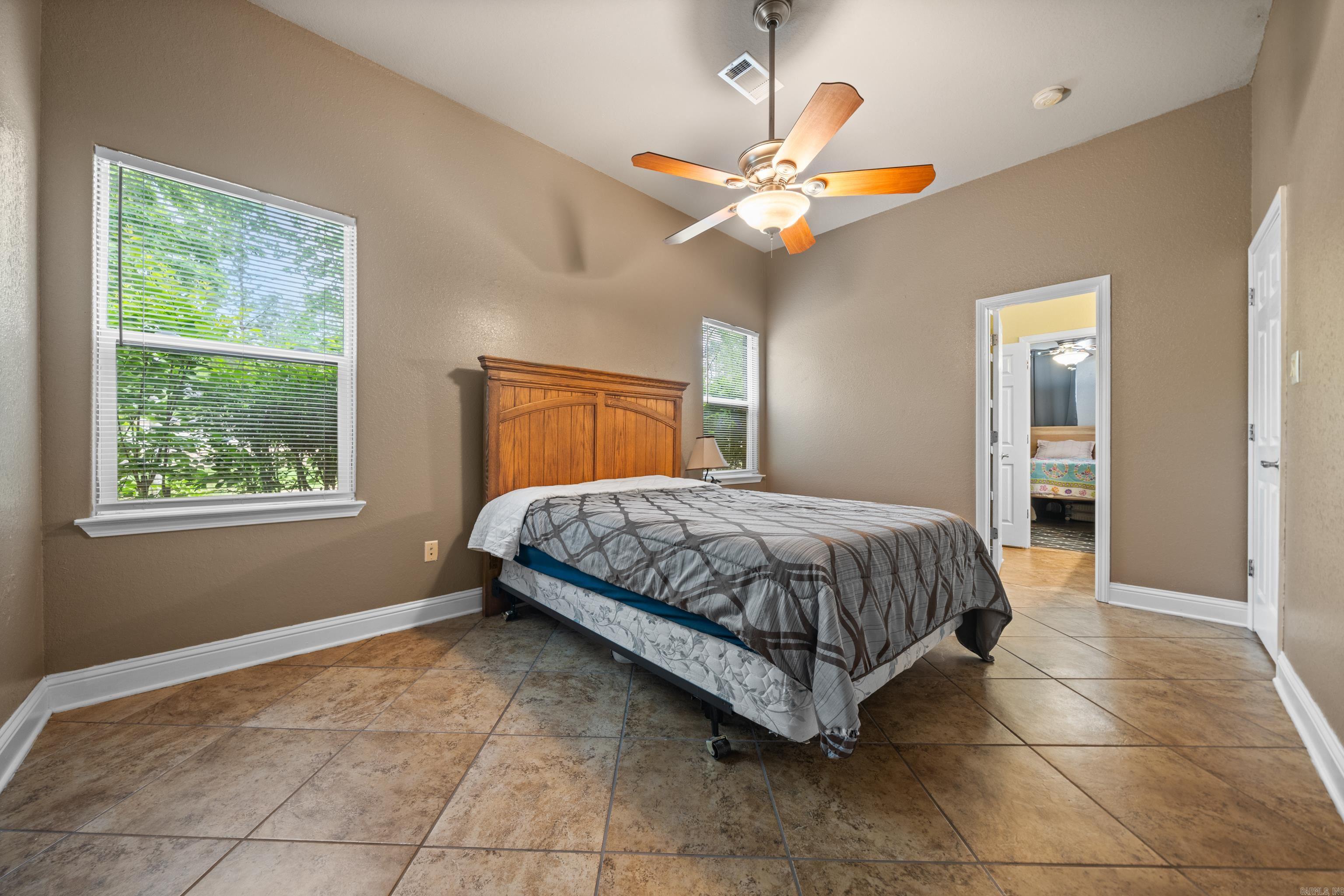 DIAMONDHEAD Q - Residential