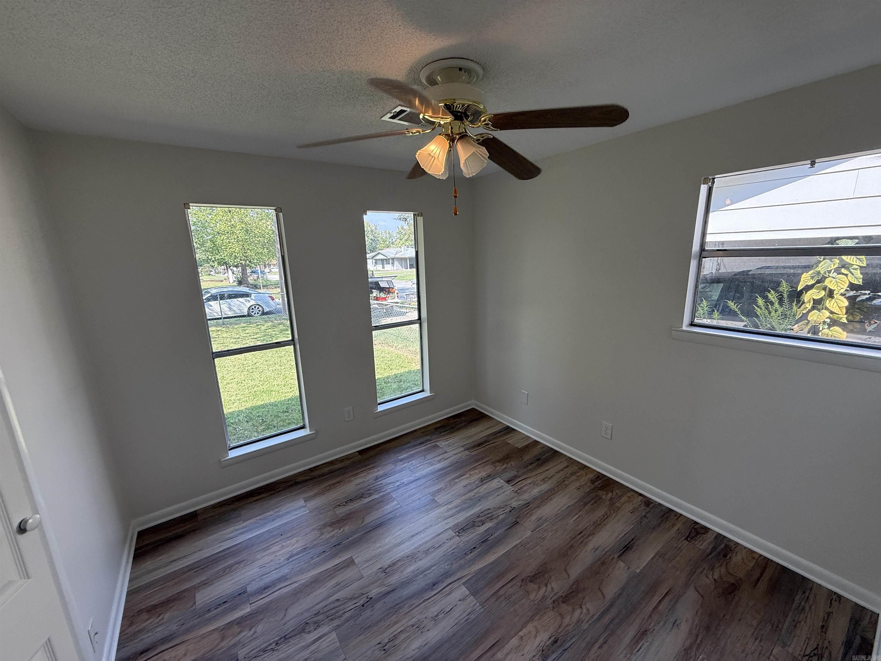 EAST HICKMAN & MCCONNELL - Residential