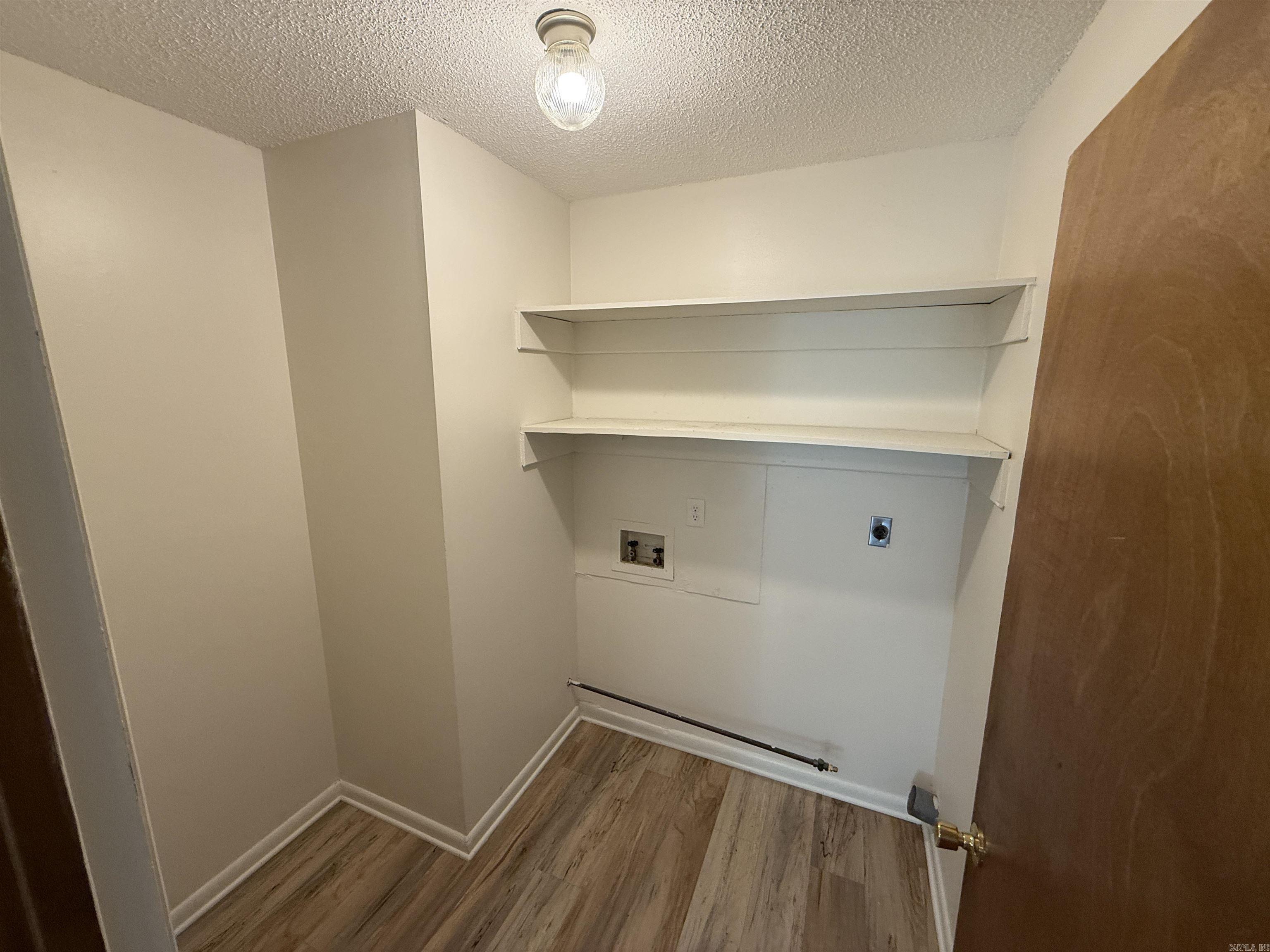 EAST HICKMAN & MCCONNELL - Residential