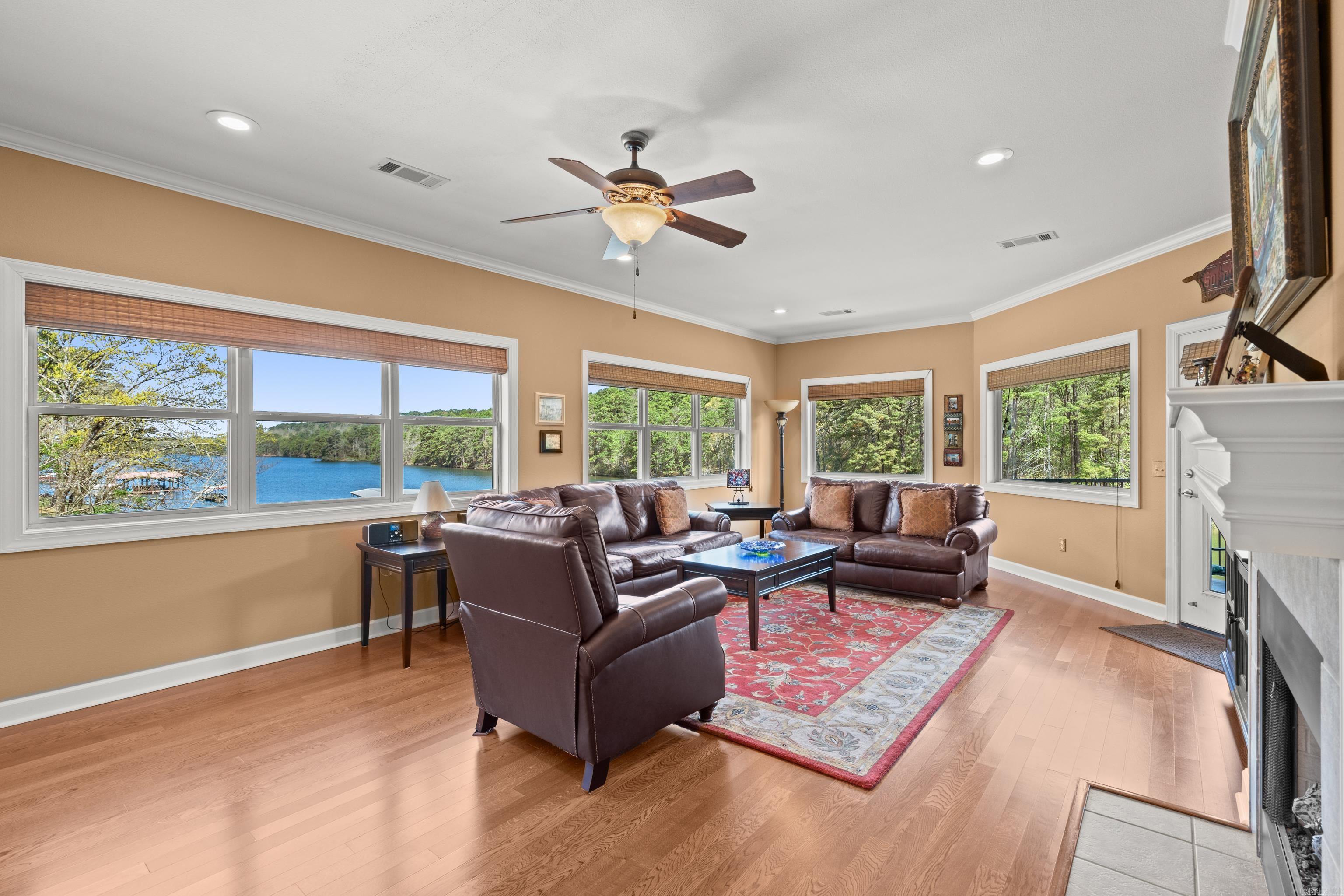 WOODLAND HEIGHTS - Residential
