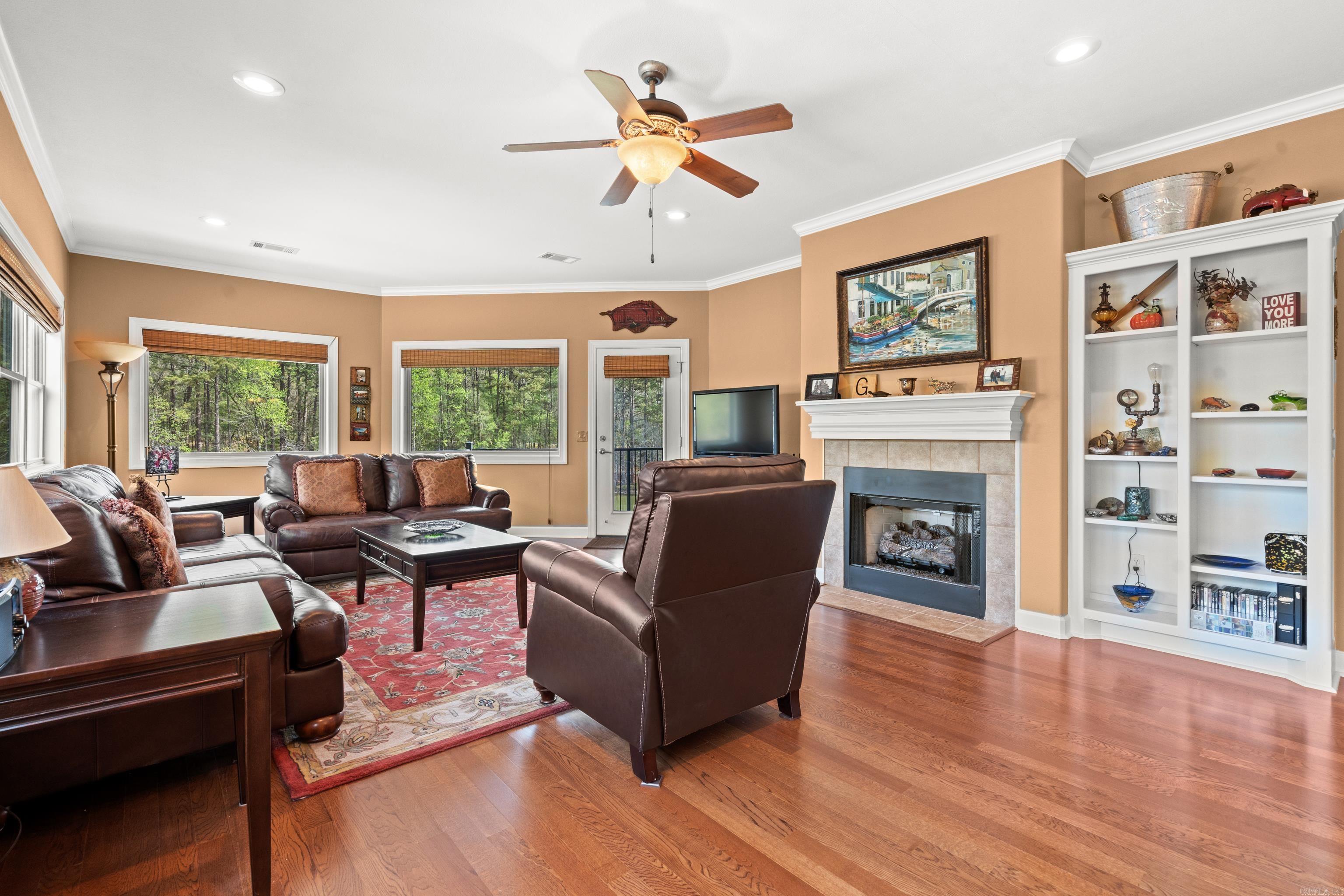 WOODLAND HEIGHTS - Residential