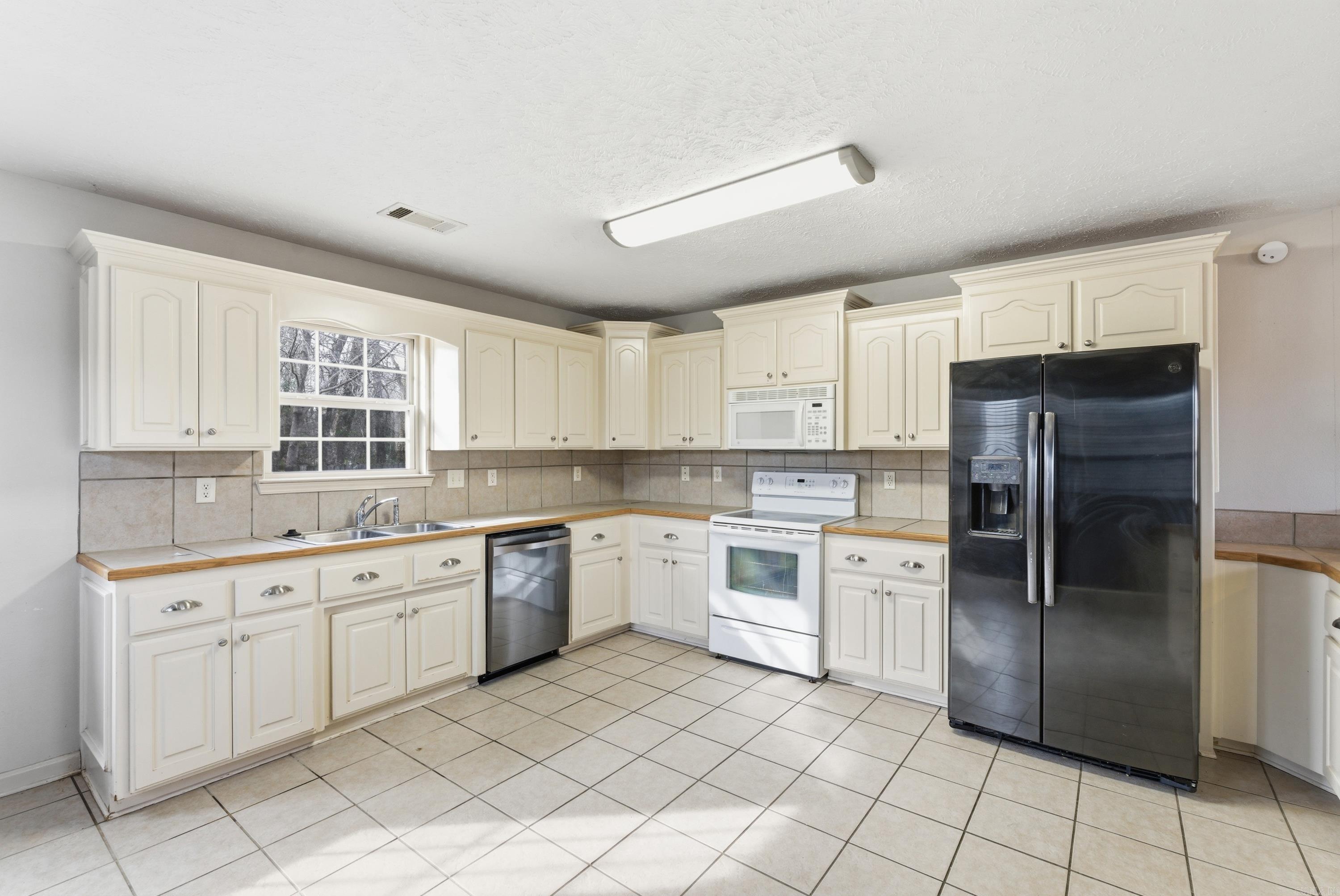 WEATHERING HEIGHTS - Residential