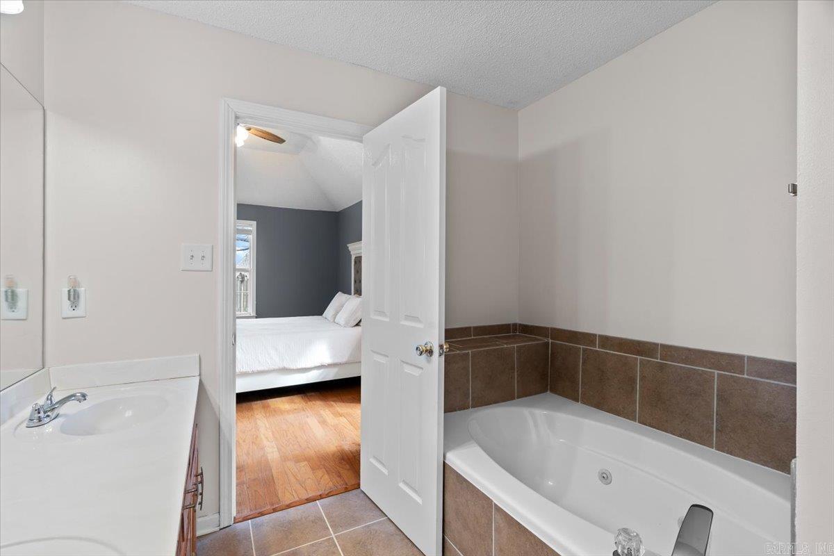 PLEASANT WOODS - Residential