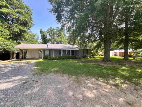 Photo of 201 E Wiley Street, Star City, AR 71667 (MLS # 26029216)