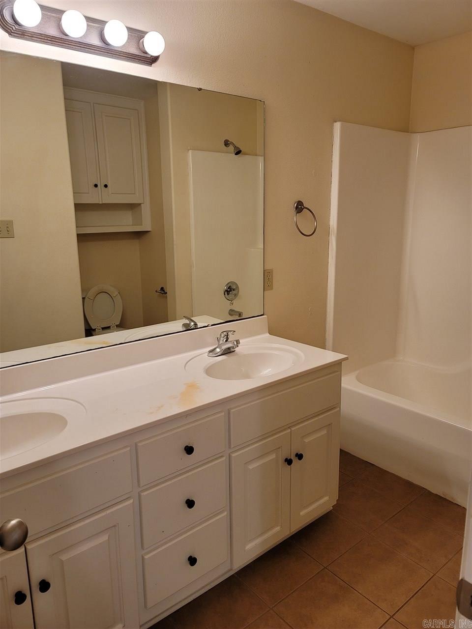 Hidden Oaks - Residential Lease