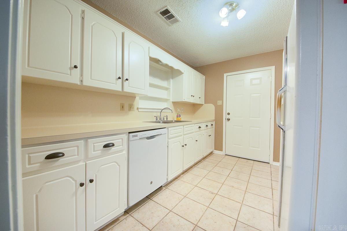 Towering Oaks - Residential Lease