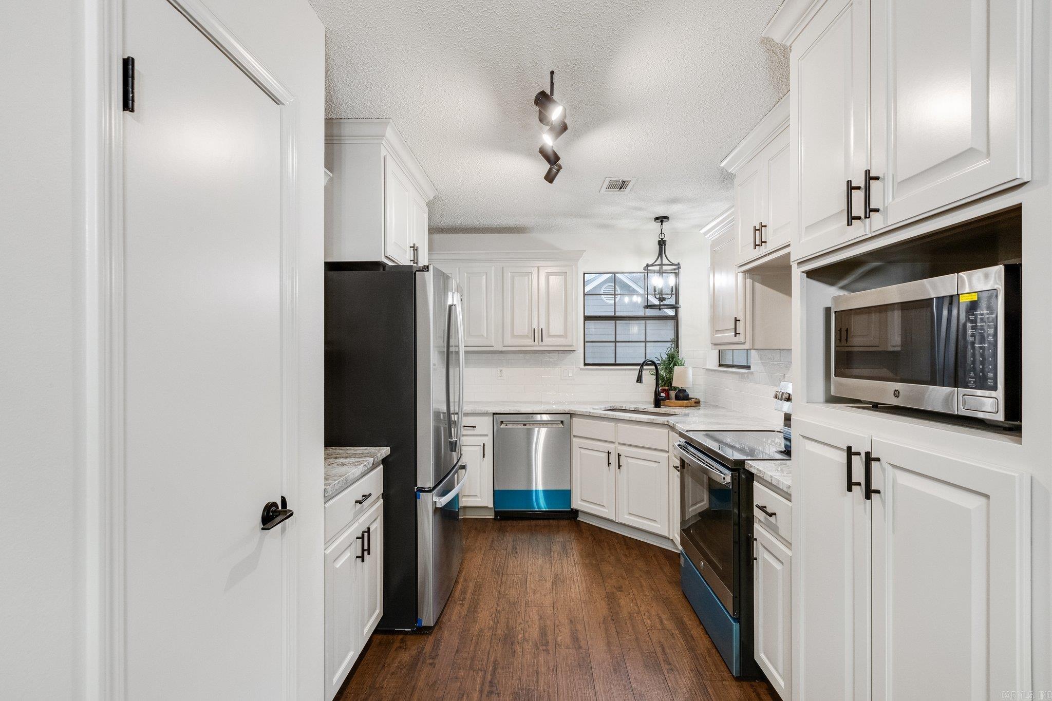 HICKORY RIDGE - Residential