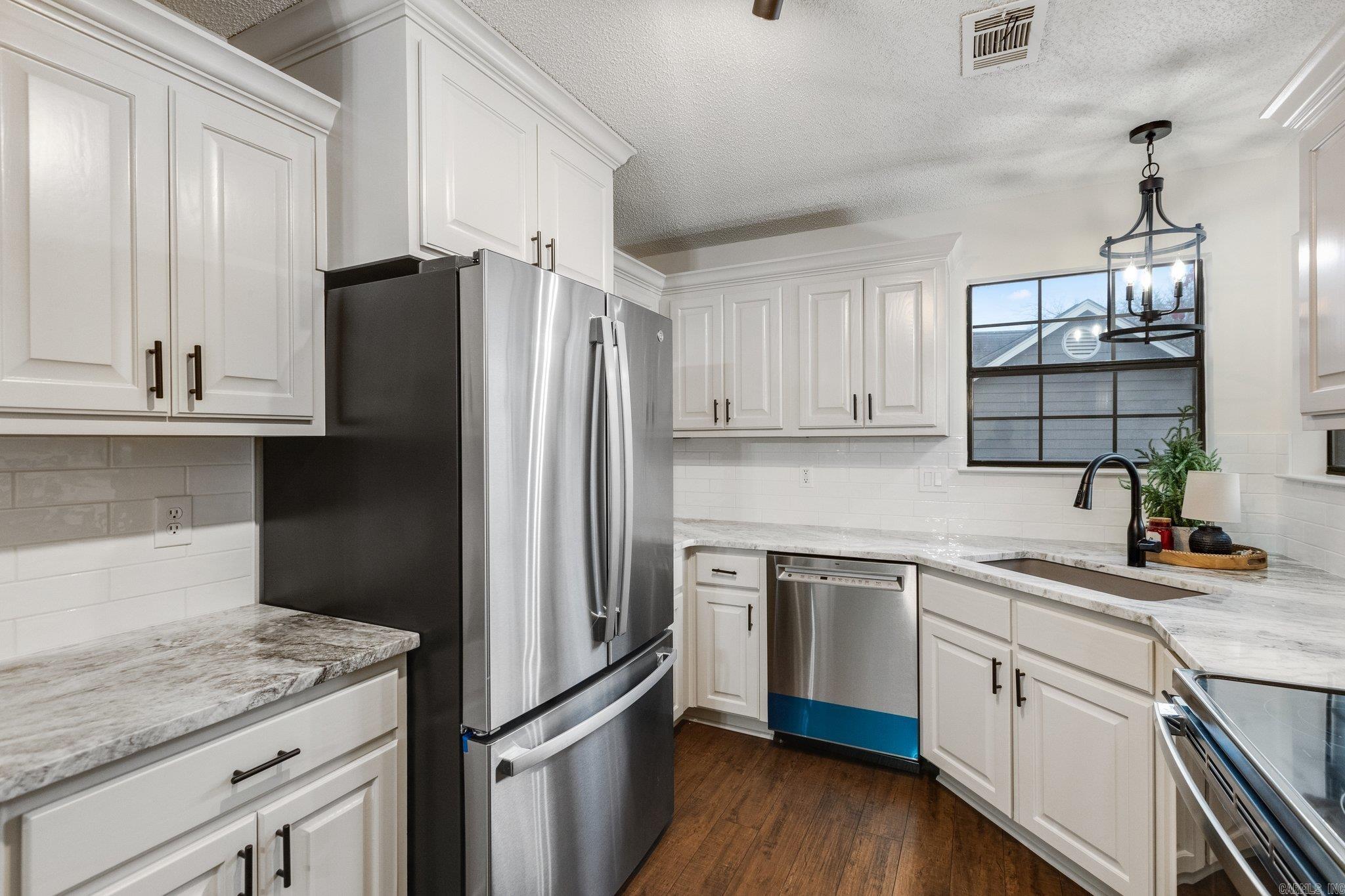 HICKORY RIDGE - Residential