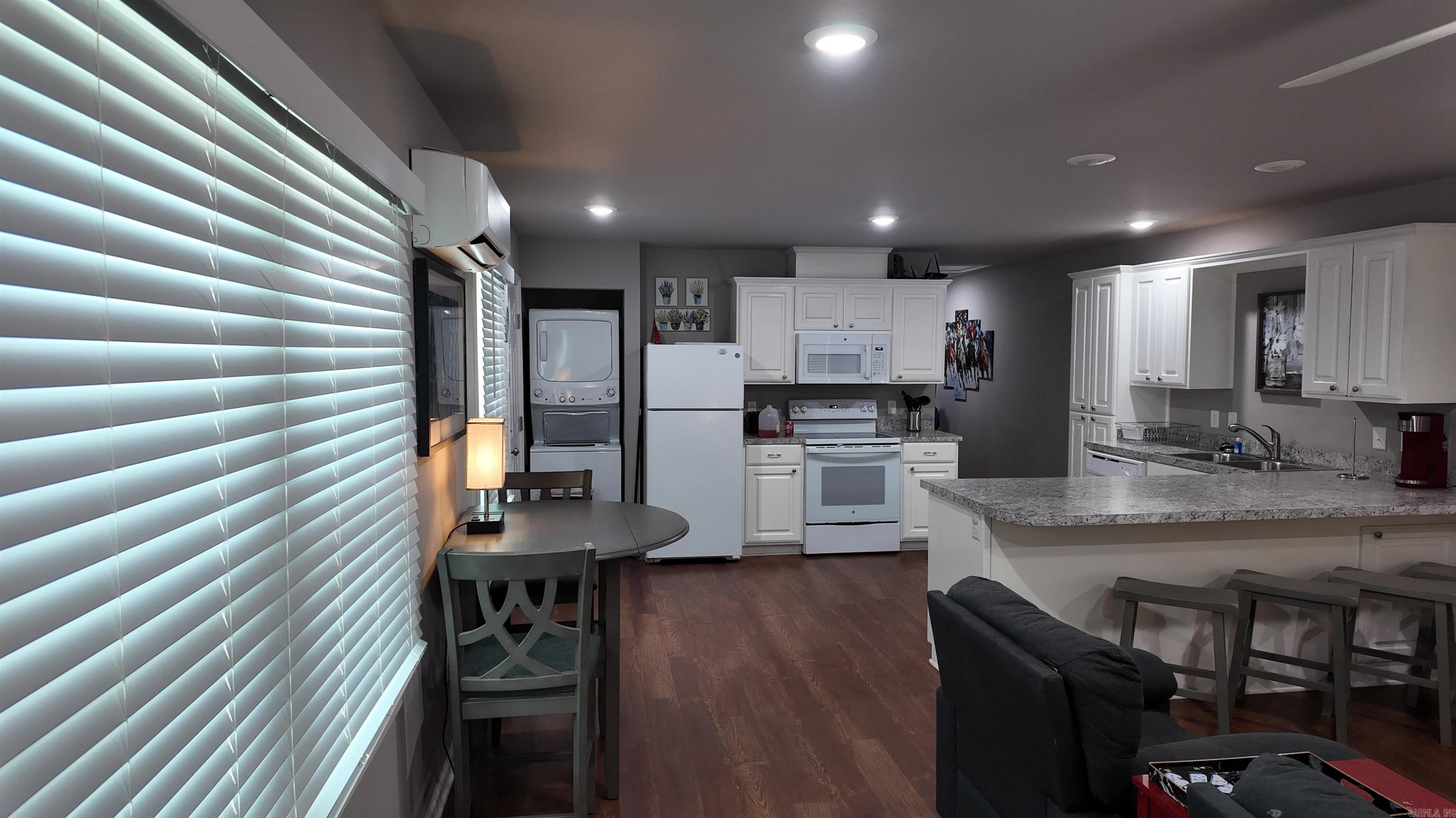 Morrison & Belding - Residential Lease