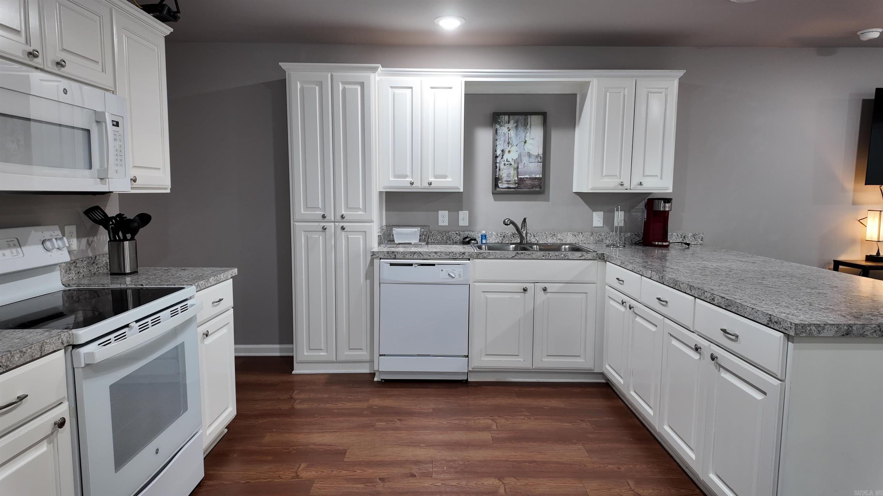 Morrison & Belding - Residential Lease