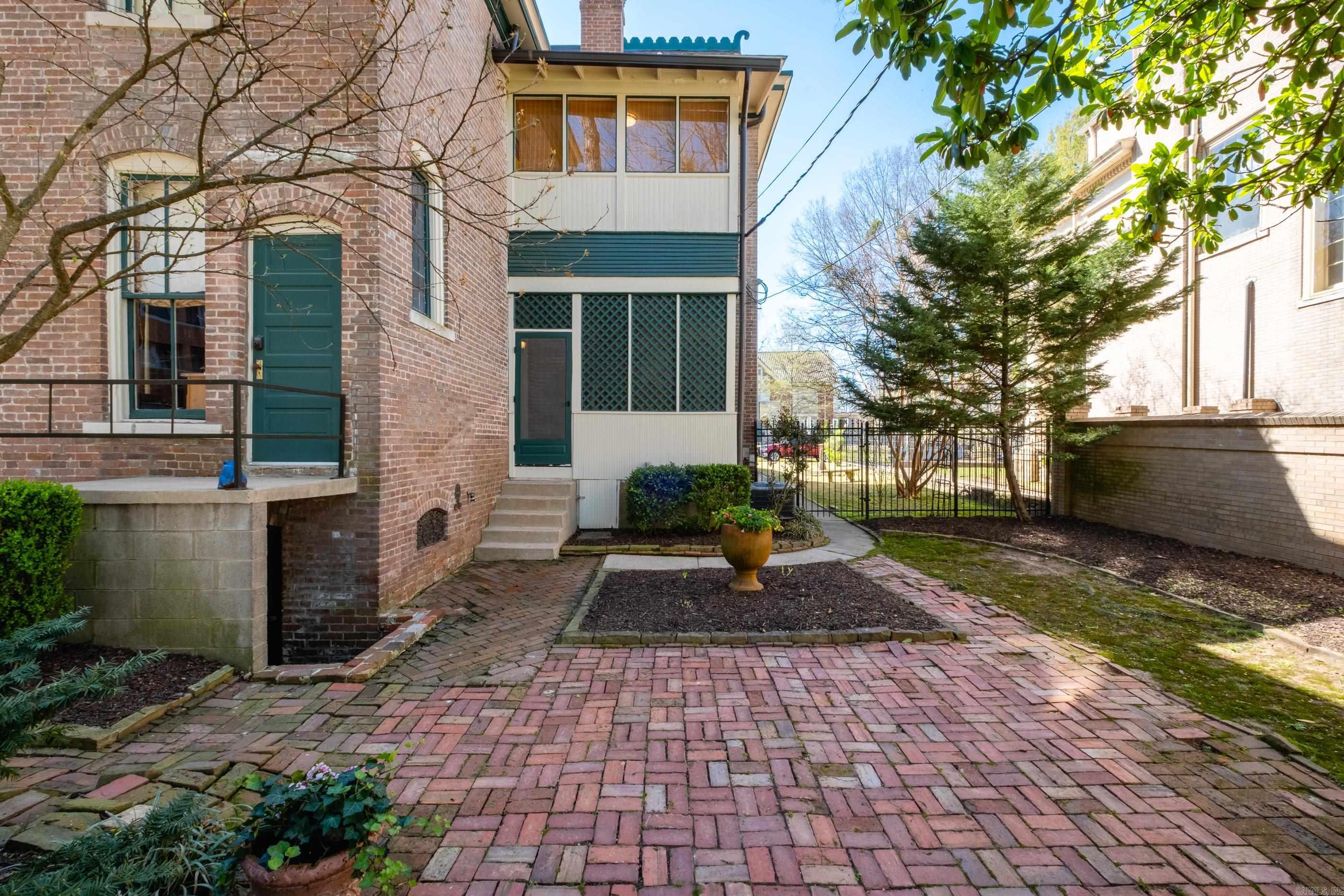 CITY OF LR L11 - Residential