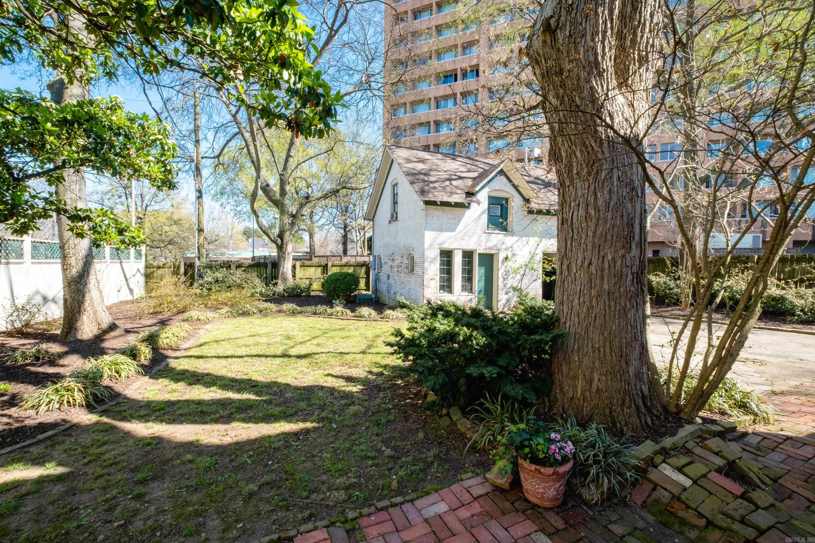 CITY OF LR L11 - Residential