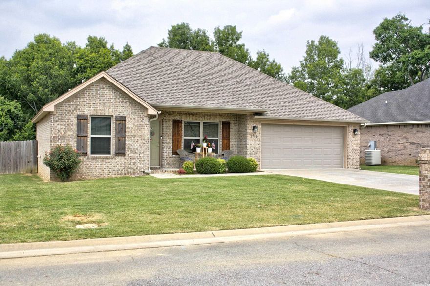 Welcome to your dream home! This super cute & well-maintained property is ready for you to move right in. With 3 bedrooms and 2 baths, this home offers a comfortable & functional living space with a split bedroom floor plan. As you step inside, you'll notice the inviting atmosphere & the charming details throughout. The living area boasts laminated hardwood flooring, providing a warm and stylish ambiance. The bedrooms are cozy & carpeted, while the kitchen & dining area features beautiful tile flooring, combining practicality and elegance seamlessly. Located near Westside Elementary School, this home offers convenience for families with children. You'll also appreciate its proximity to shopping, dining, and banking facilities, making everyday errands a breeze. You can enjoy your own little oasis, perfect for relaxation, entertaining guests on the outdoor patio or letting your furry friends roam freely in the privacy fenced backyard.