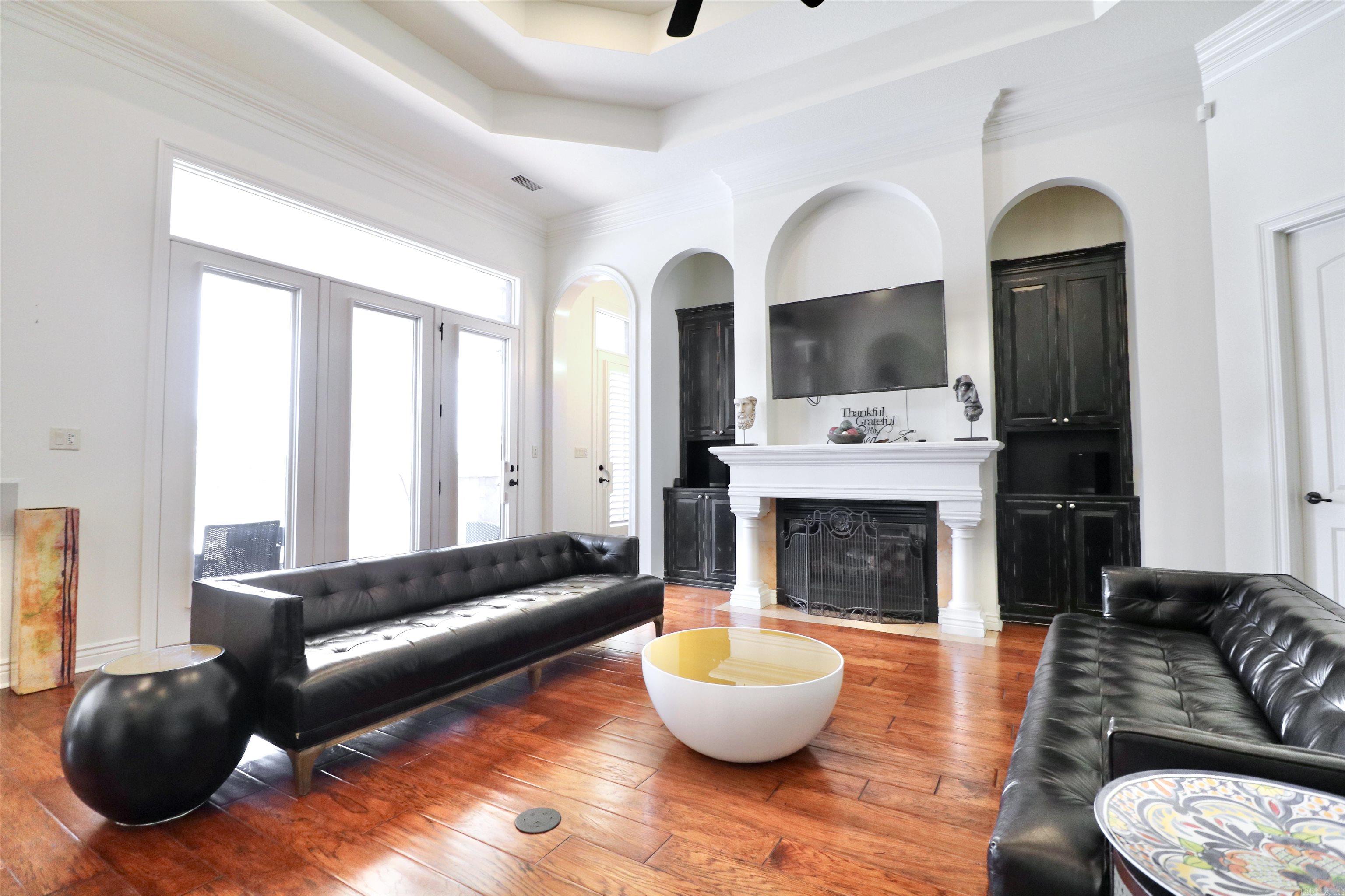 Ridgepointe - Residential