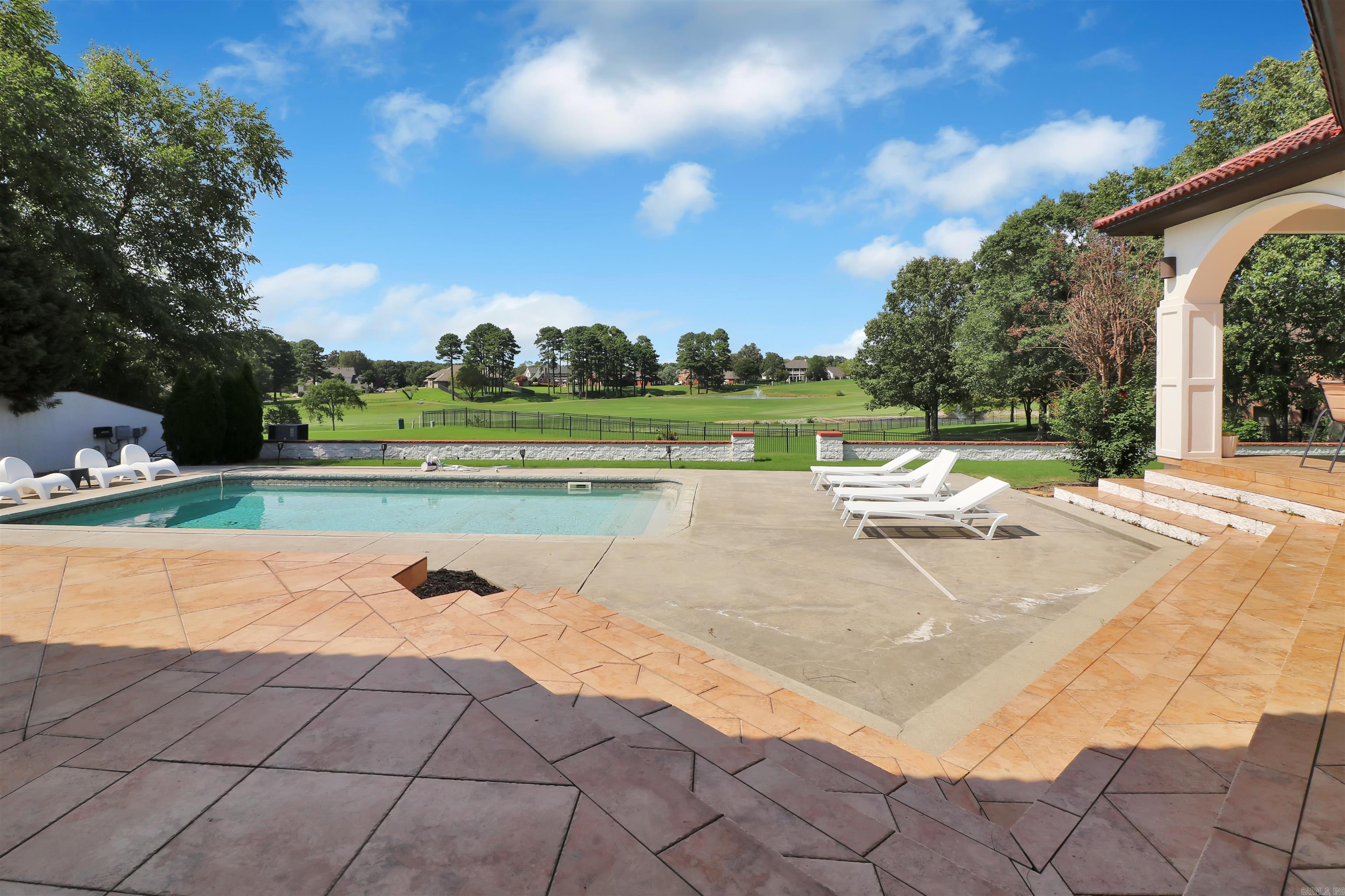 Ridgepointe - Residential