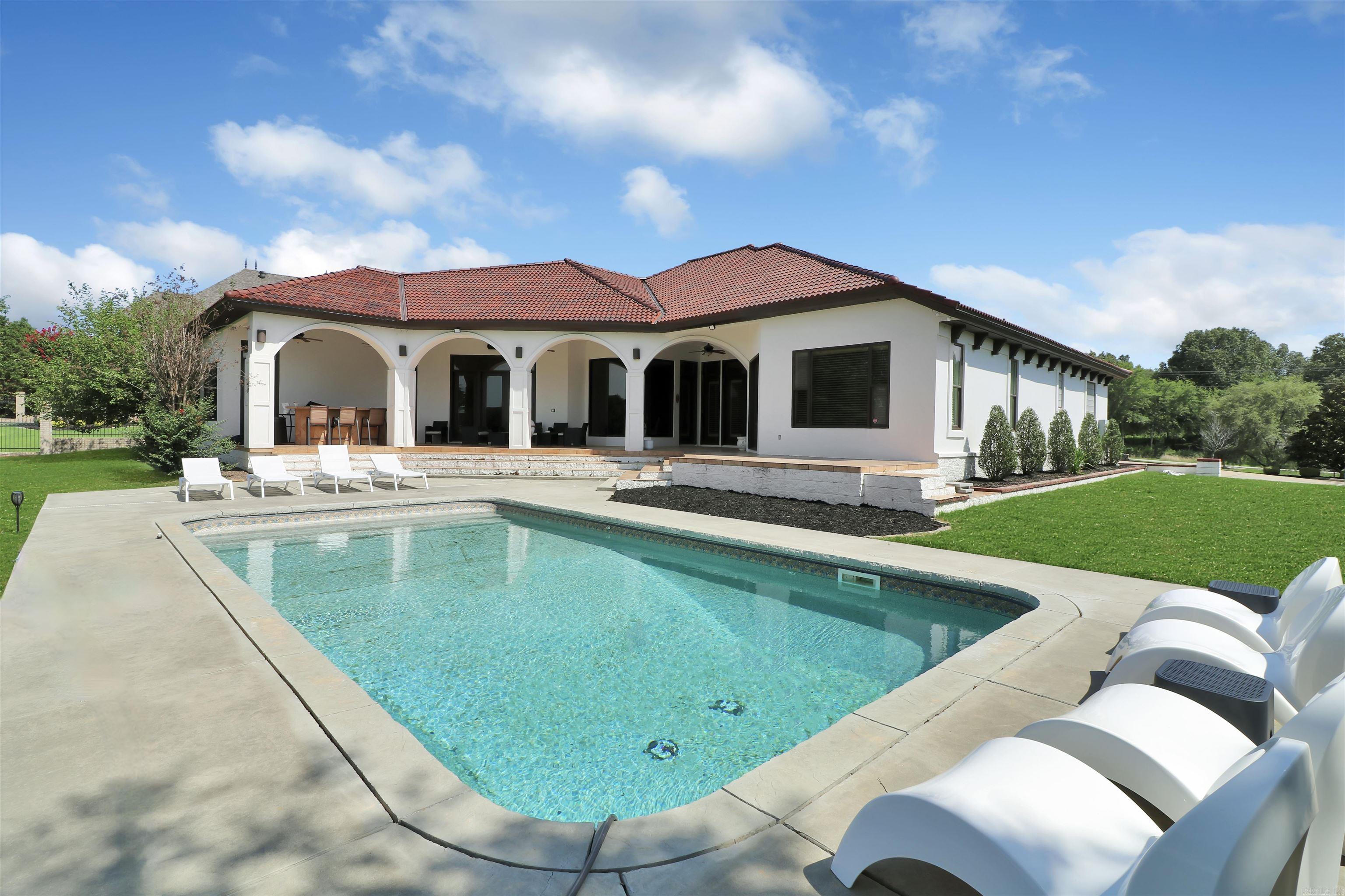 Ridgepointe - Residential