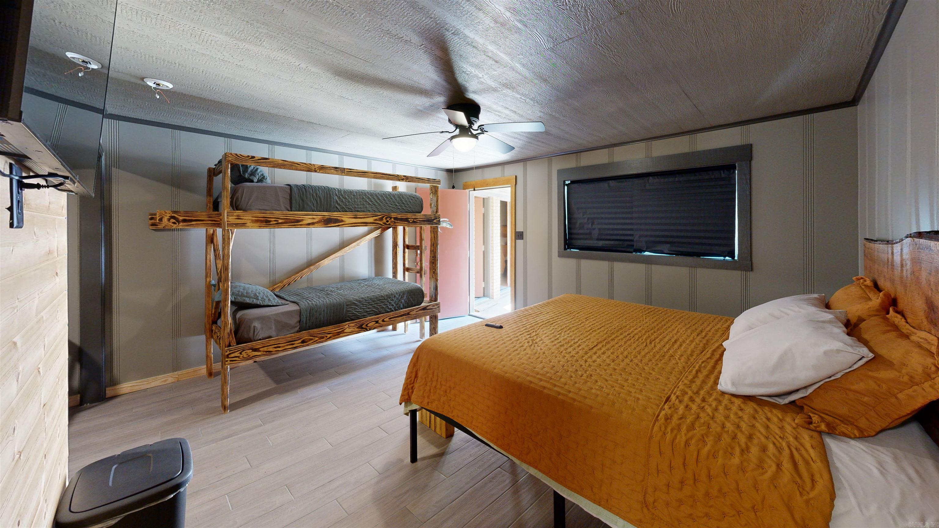 Lake Hamilton-Outside - Residential