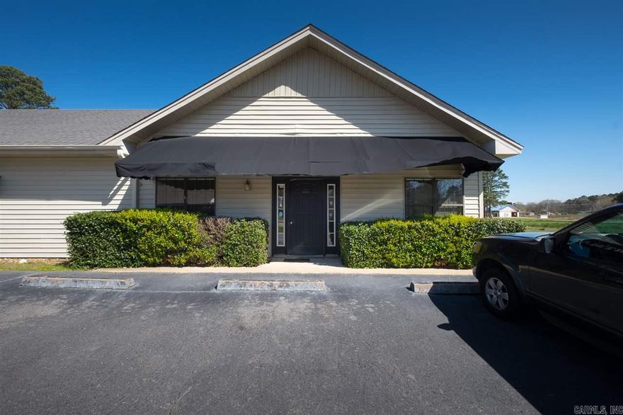 Great corner business location. Building is L shaped and approximately 3,000 sq ft. The interior floor plan features 11 private offices, conference room, kitchen, and bull pen. Call Grant County Mayors office for zoning verification for your application.