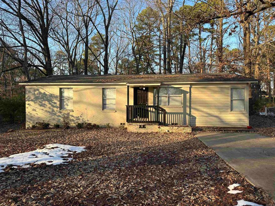 Come check out this newly renovated 3-bedroom home in the John Barrow neighborhood! With the flexibility of a 4th bedroom, this charming home features brand-new paint and flooring throughout. The updated kitchen boasts granite countertops, making it completely move-in ready. Don’t miss out on this fantastic opportunity—schedule a showing today!