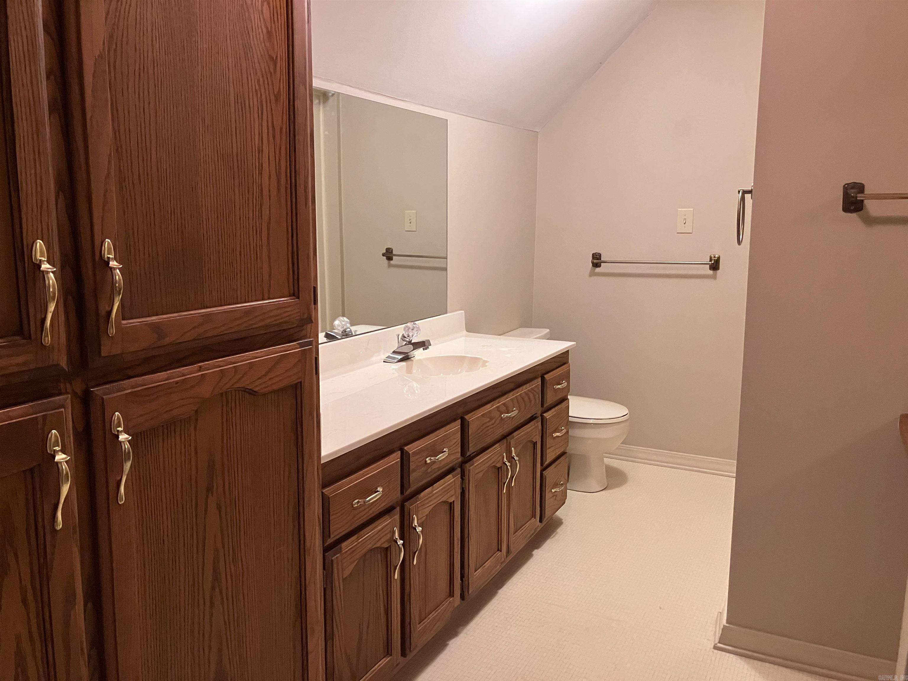 River Oaks Estates - Residential