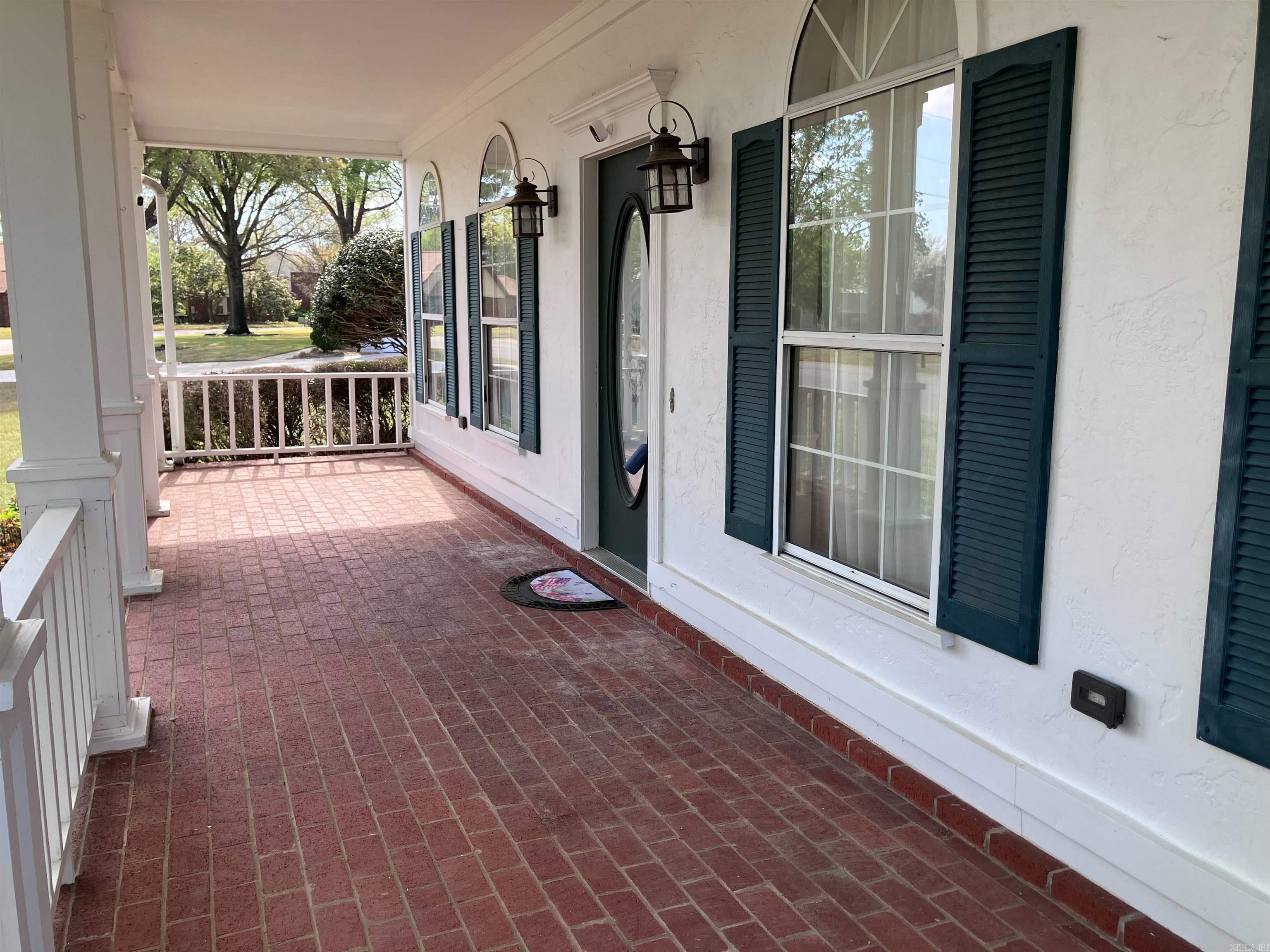 River Oaks Estates - Residential