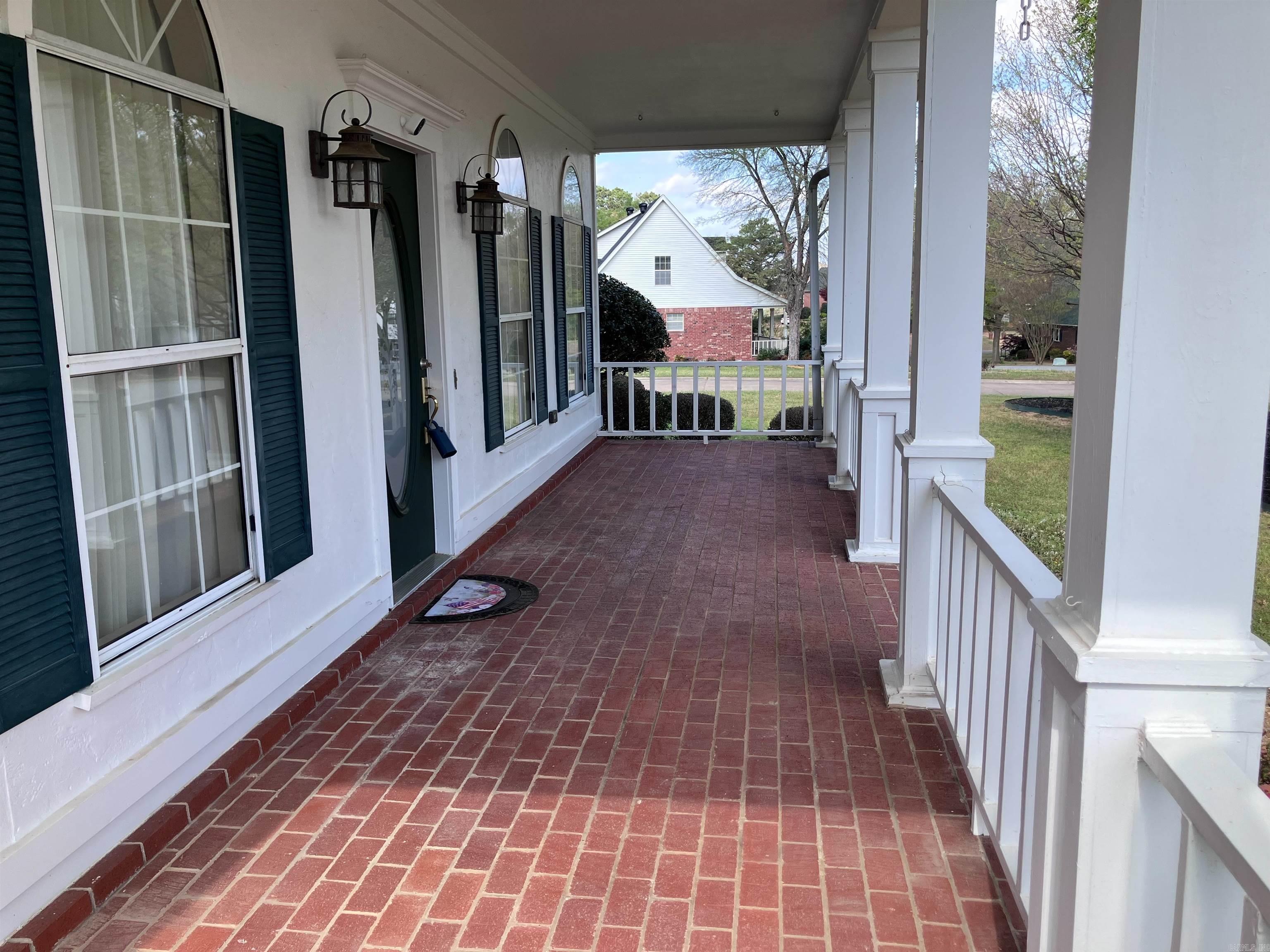 River Oaks Estates - Residential