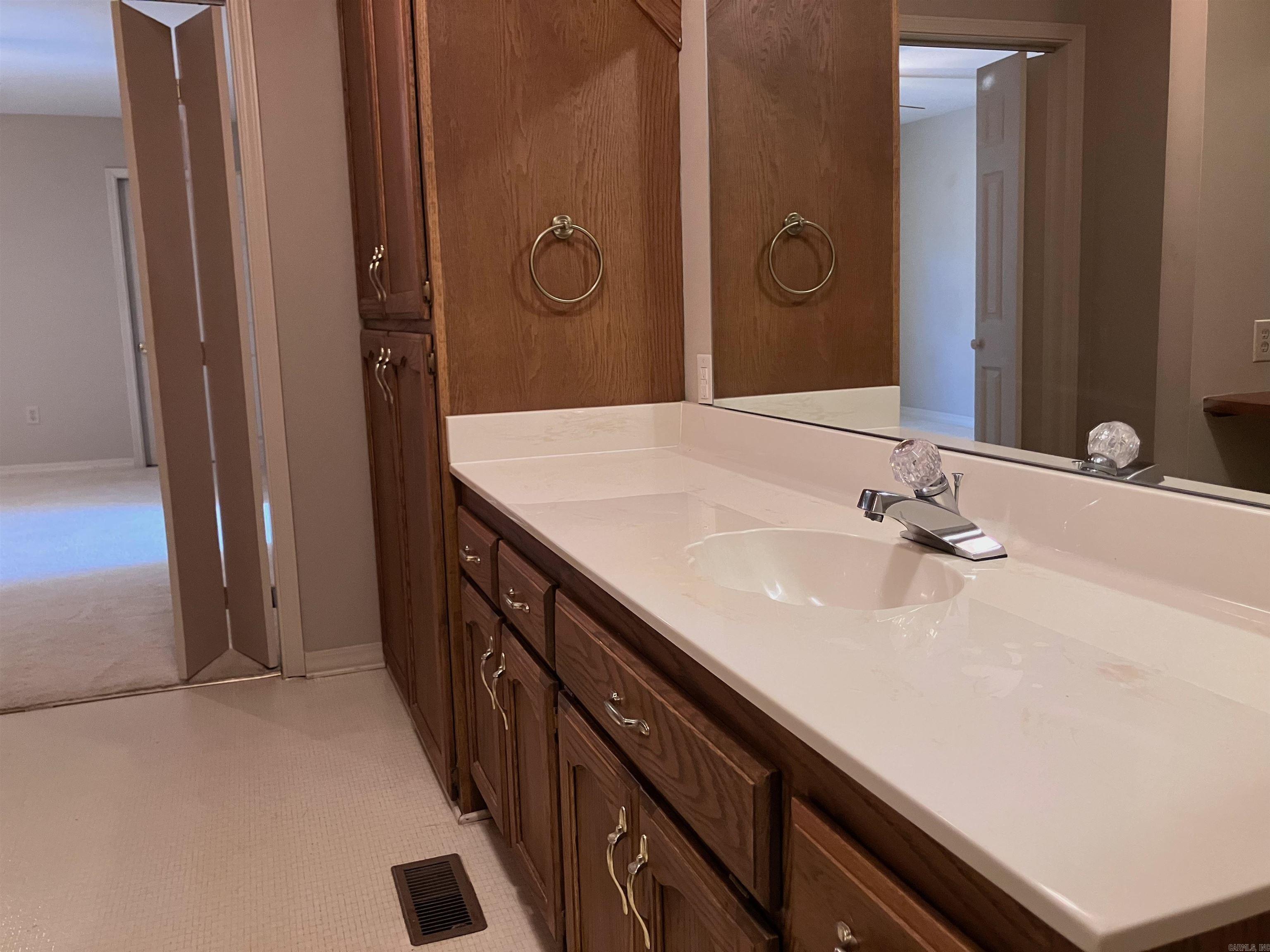 River Oaks Estates - Residential