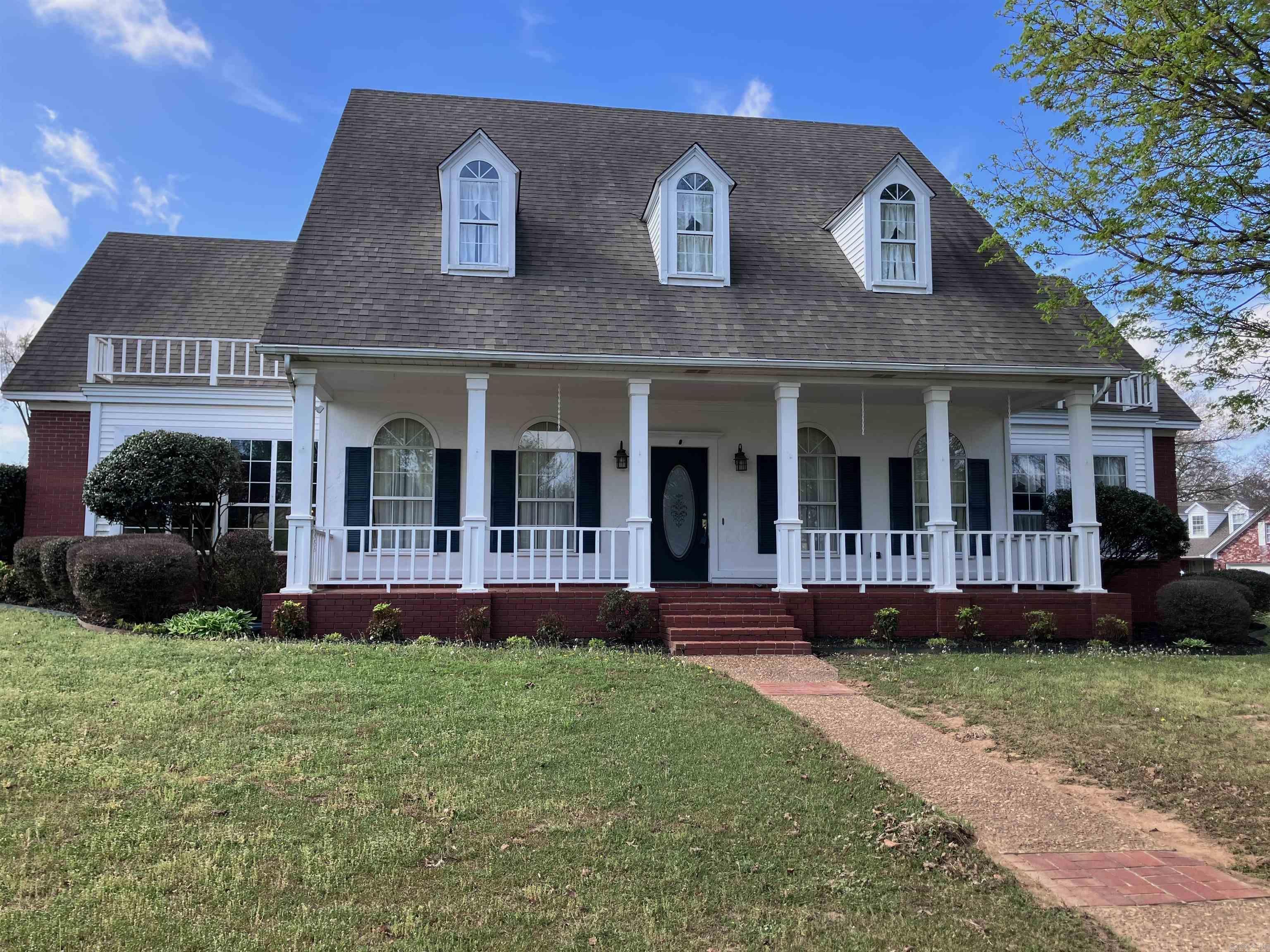 River Oaks Estates - Residential