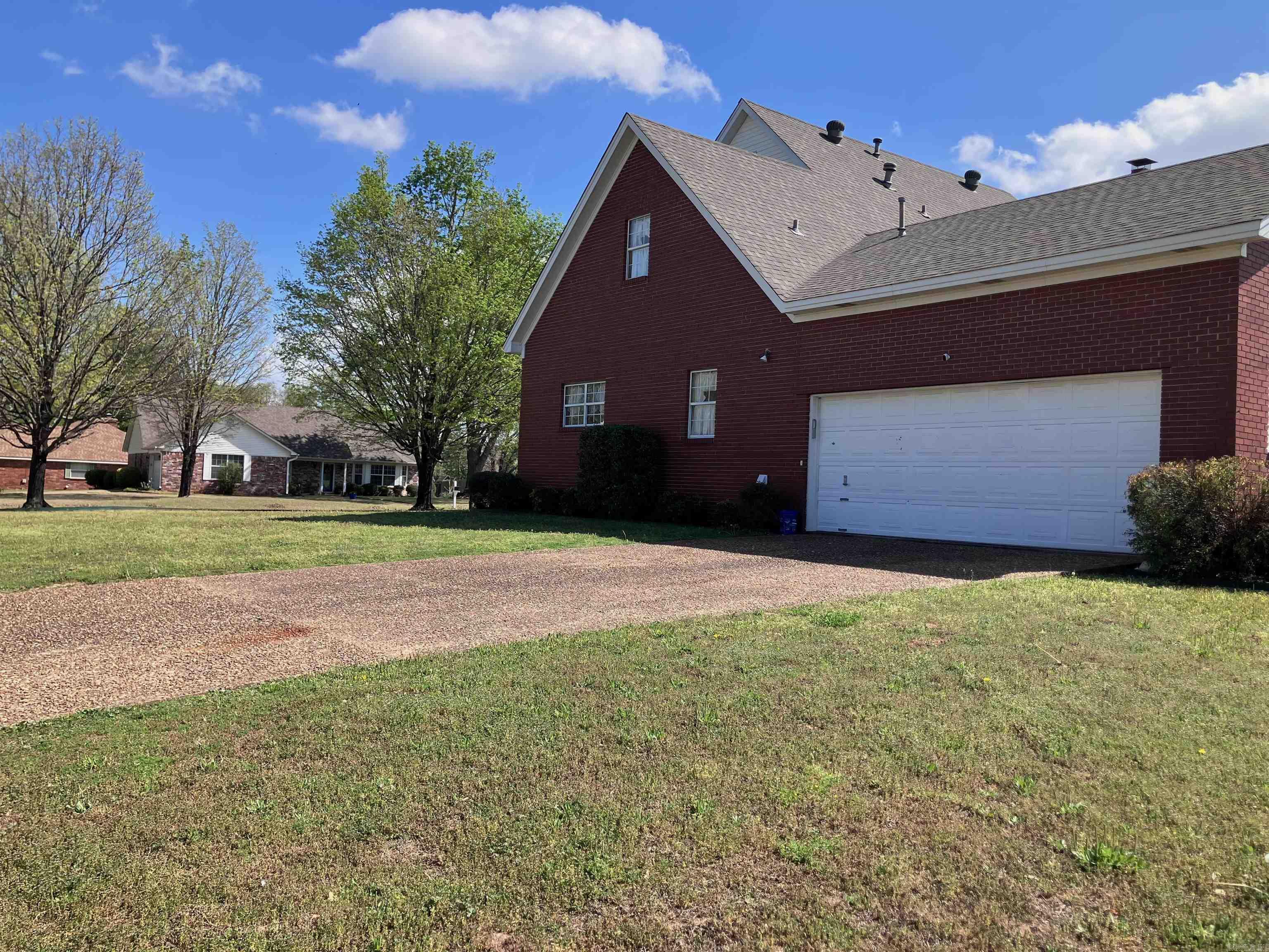 River Oaks Estates - Residential