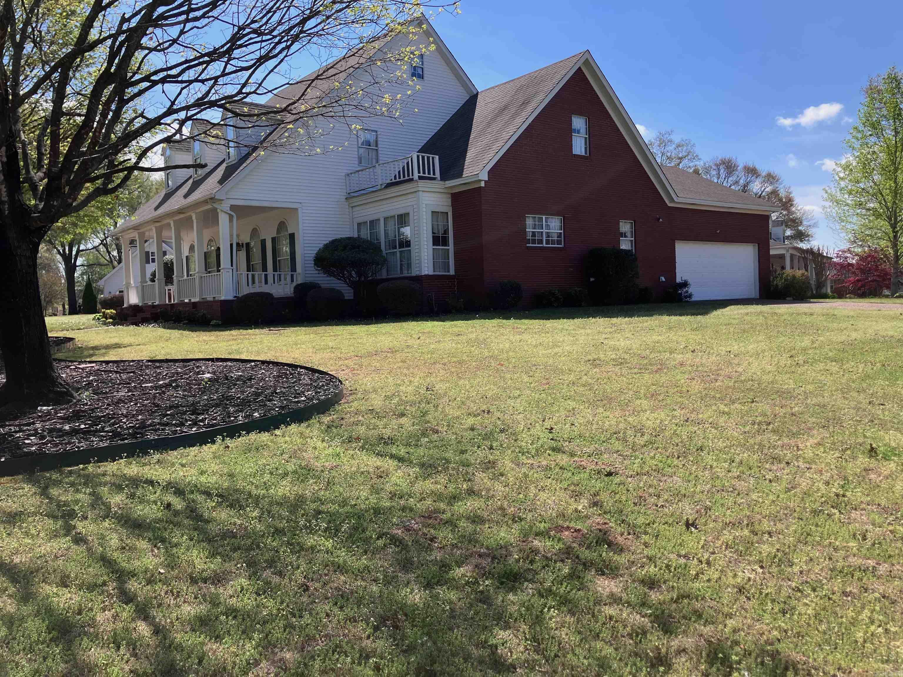 River Oaks Estates - Residential