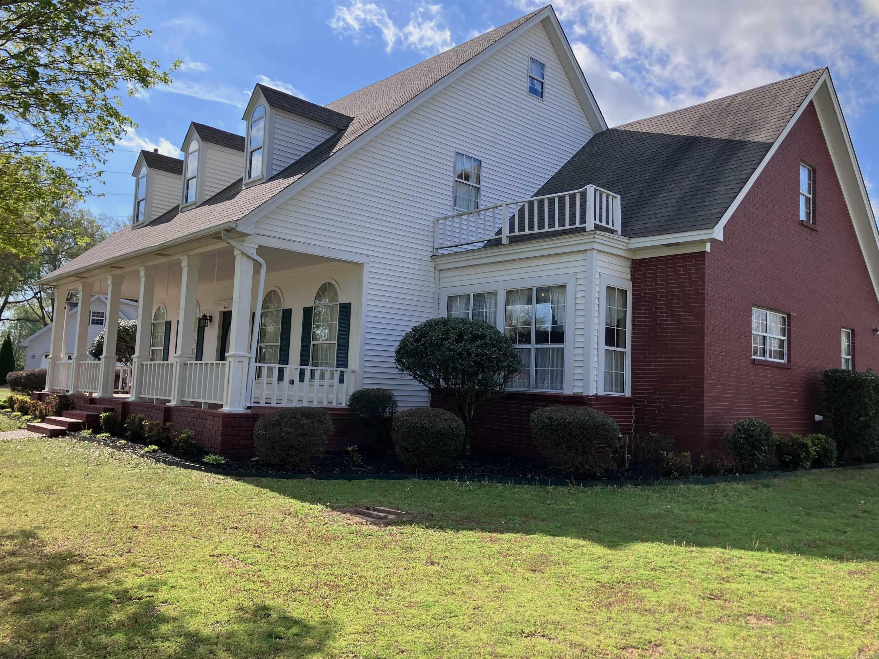 River Oaks Estates - Residential