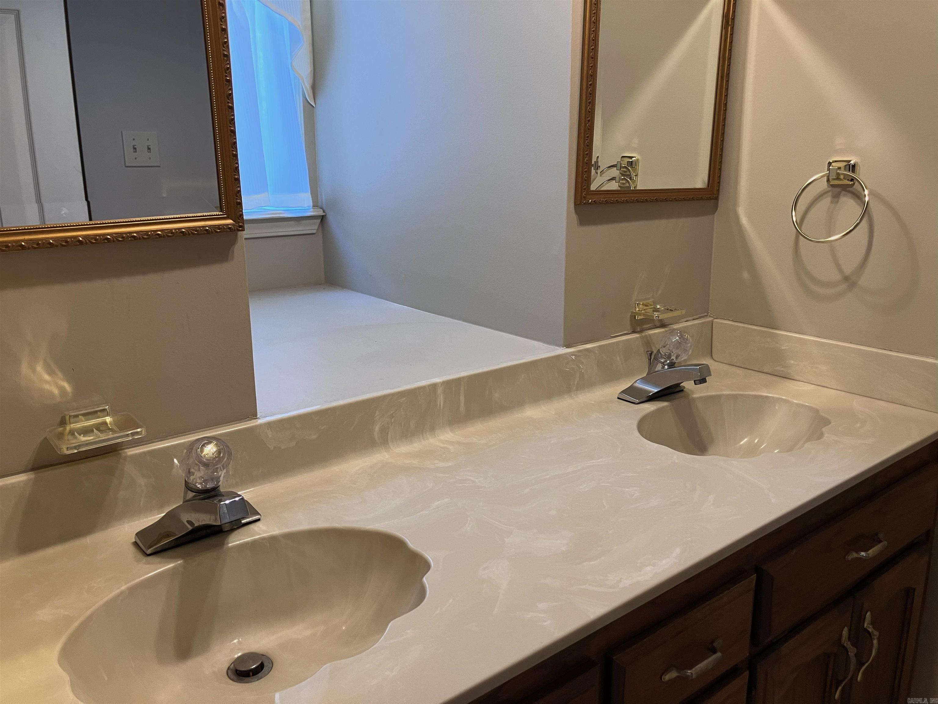 River Oaks Estates - Residential