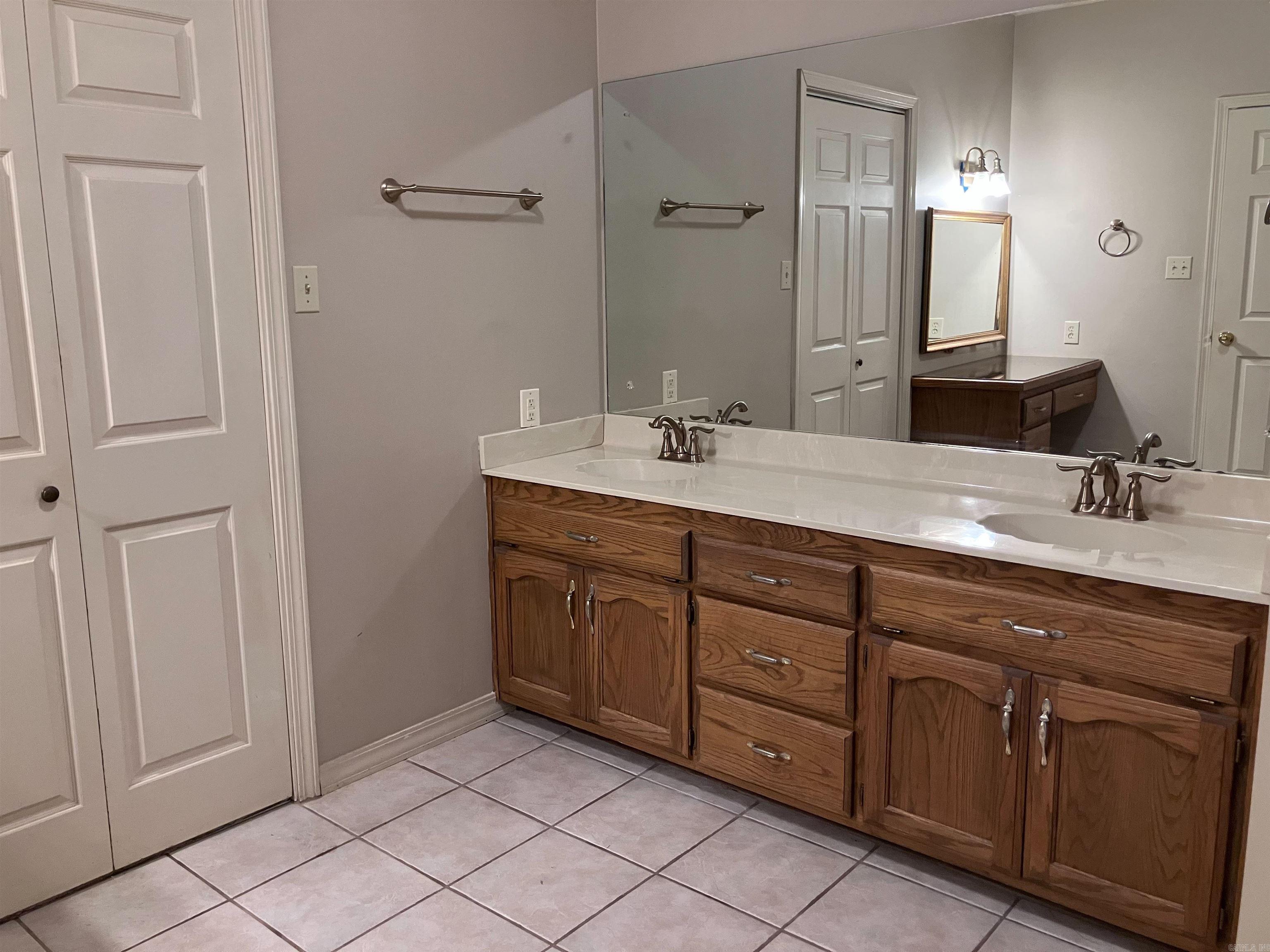 River Oaks Estates - Residential