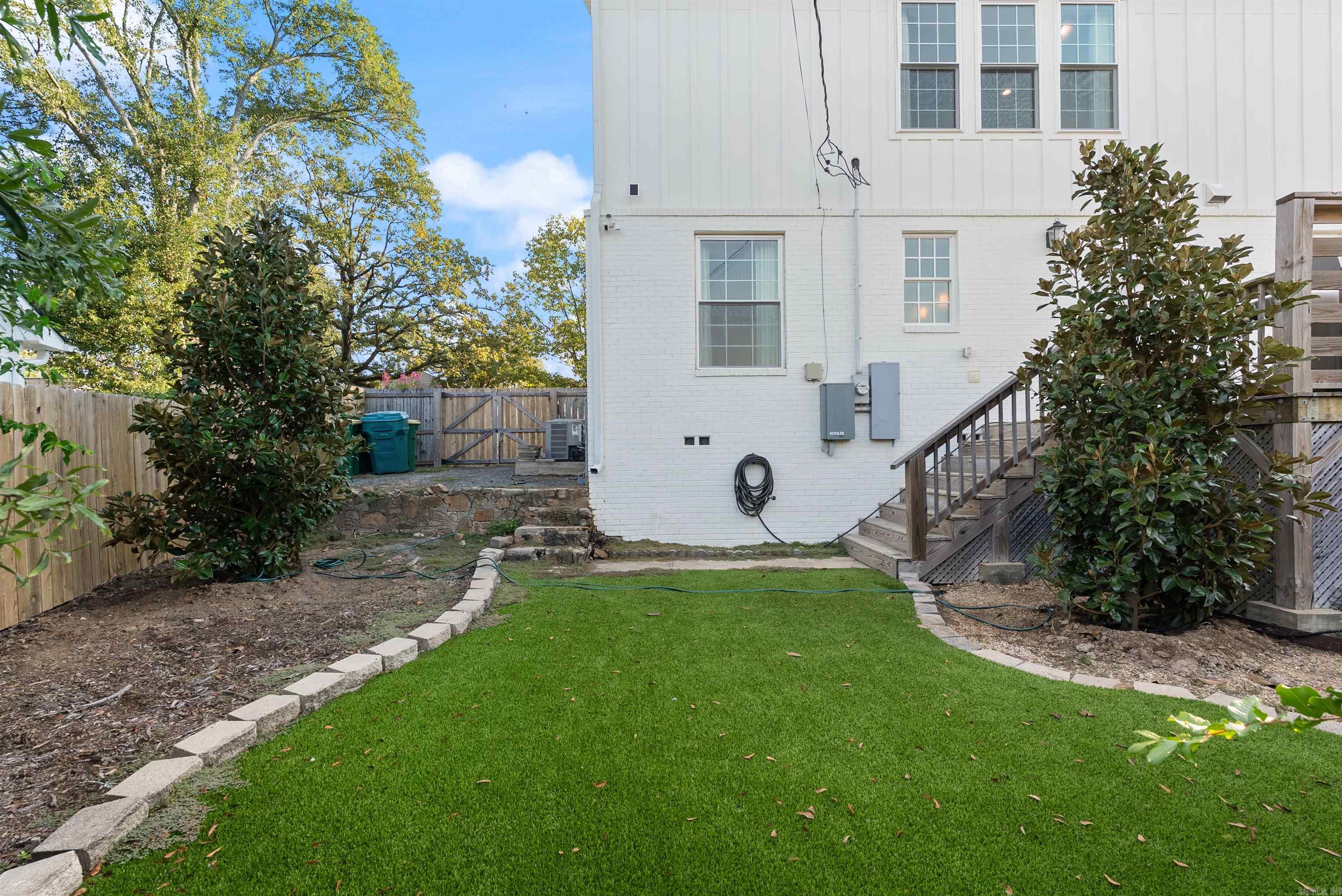 KINGWOOD PLACE - Residential