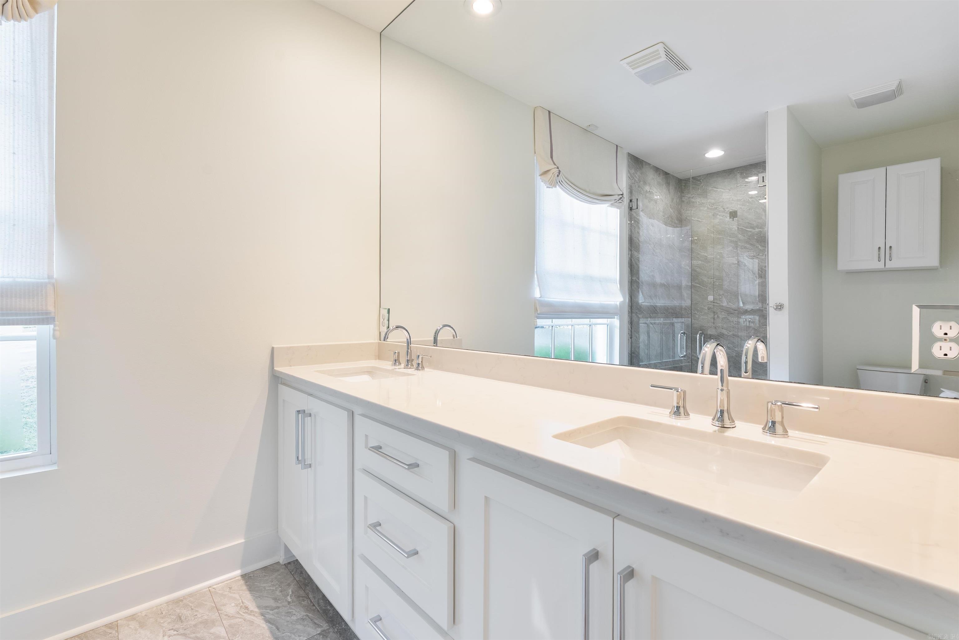 KINGWOOD PLACE - Residential