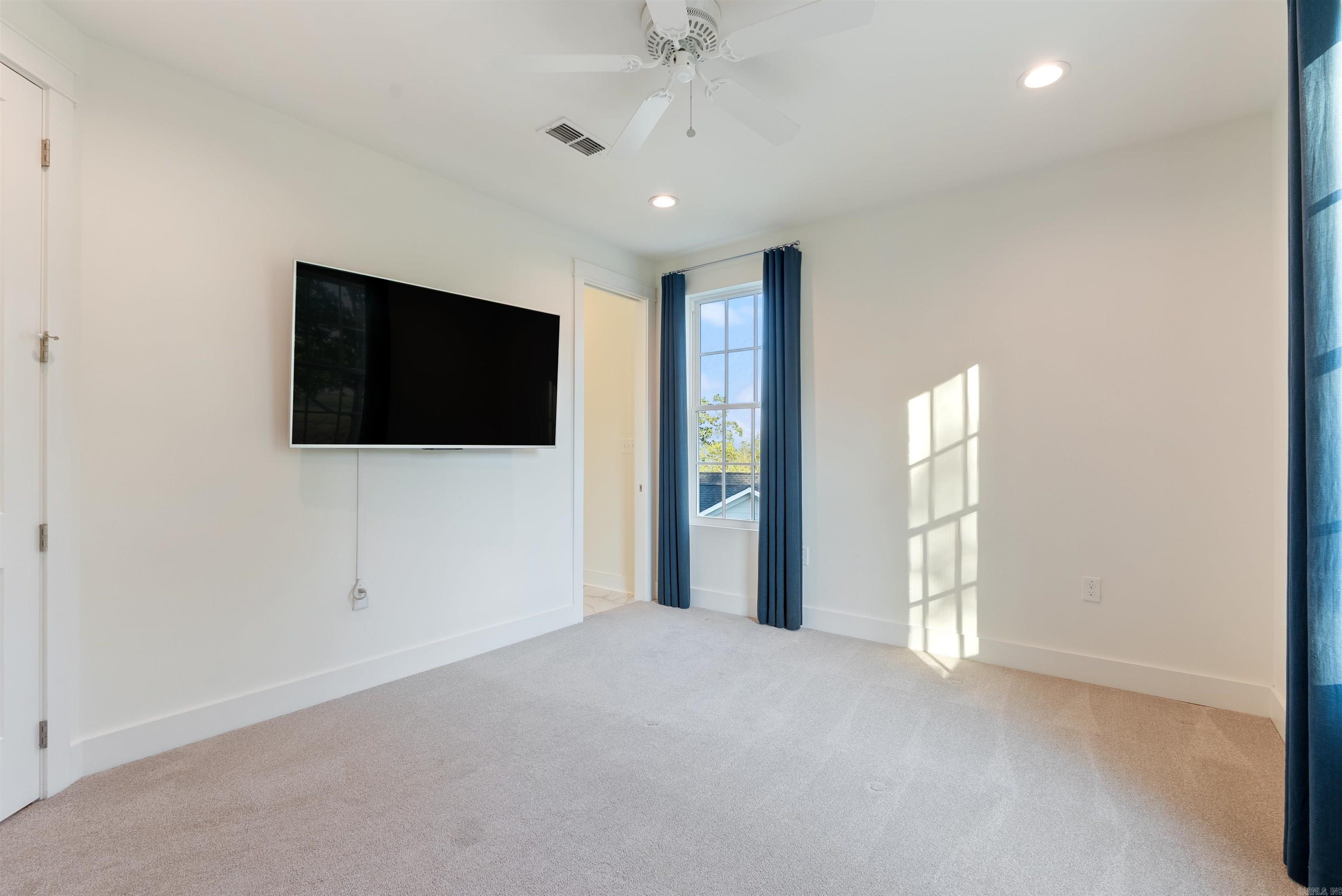 KINGWOOD PLACE - Residential