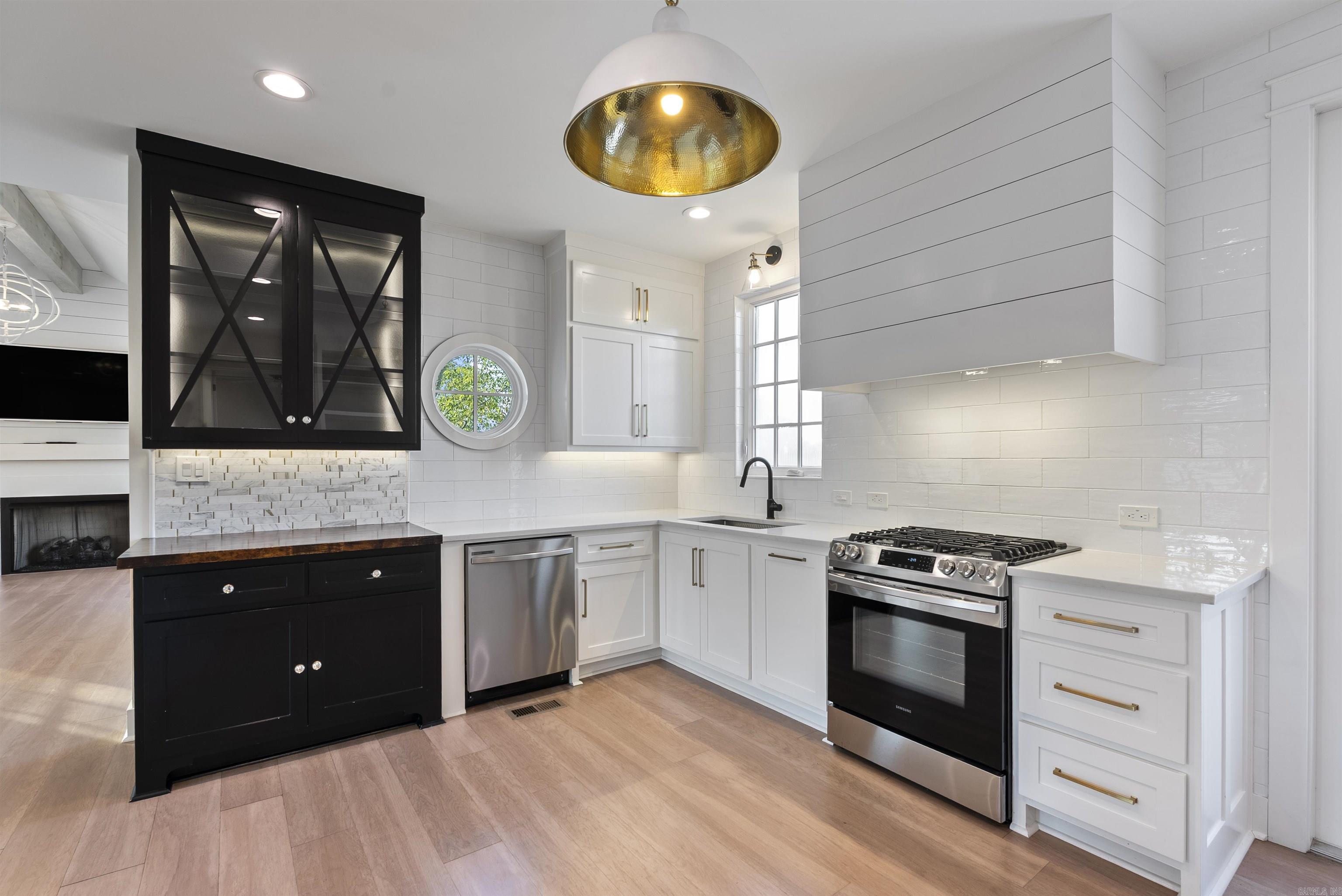 KINGWOOD PLACE - Residential