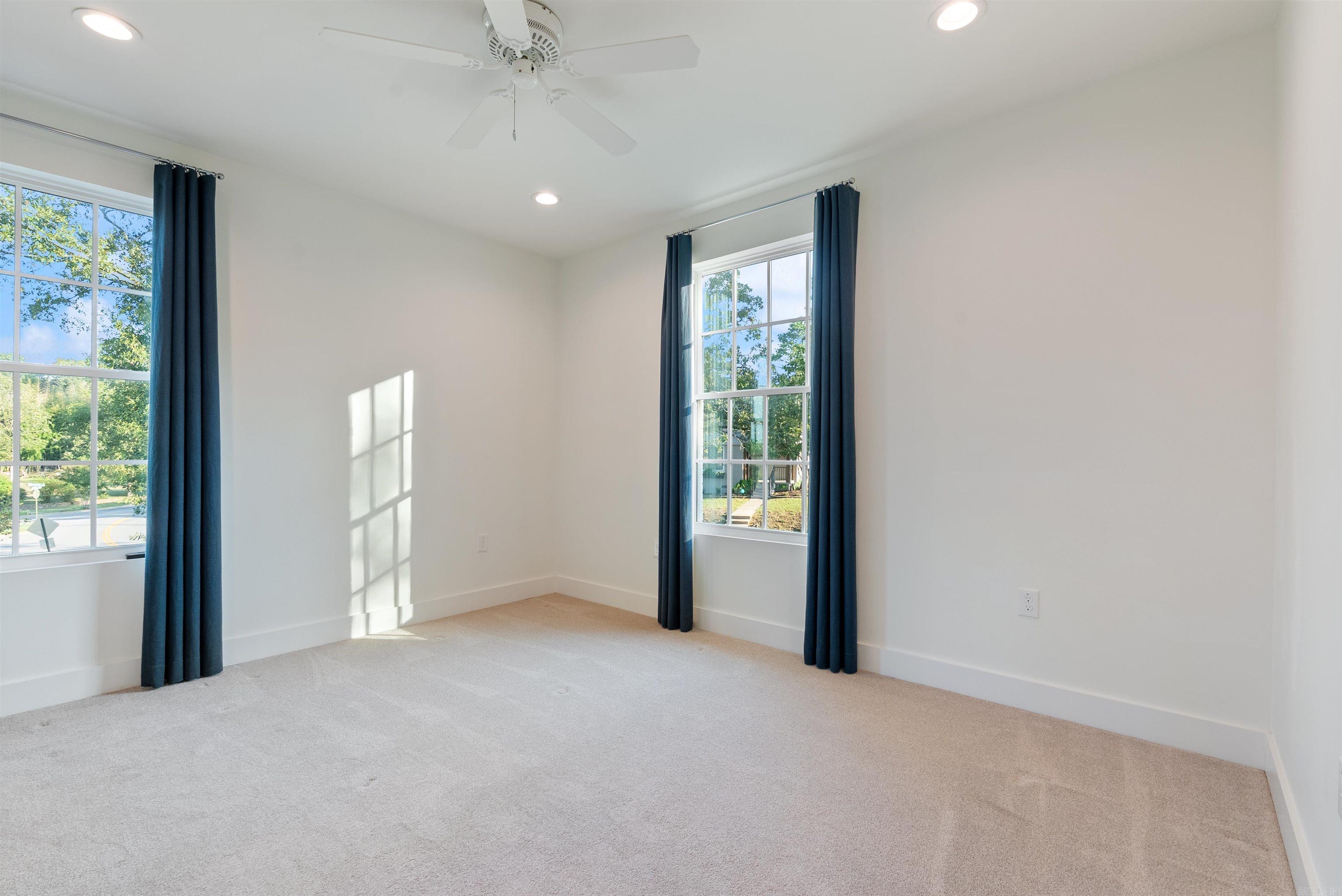 KINGWOOD PLACE - Residential