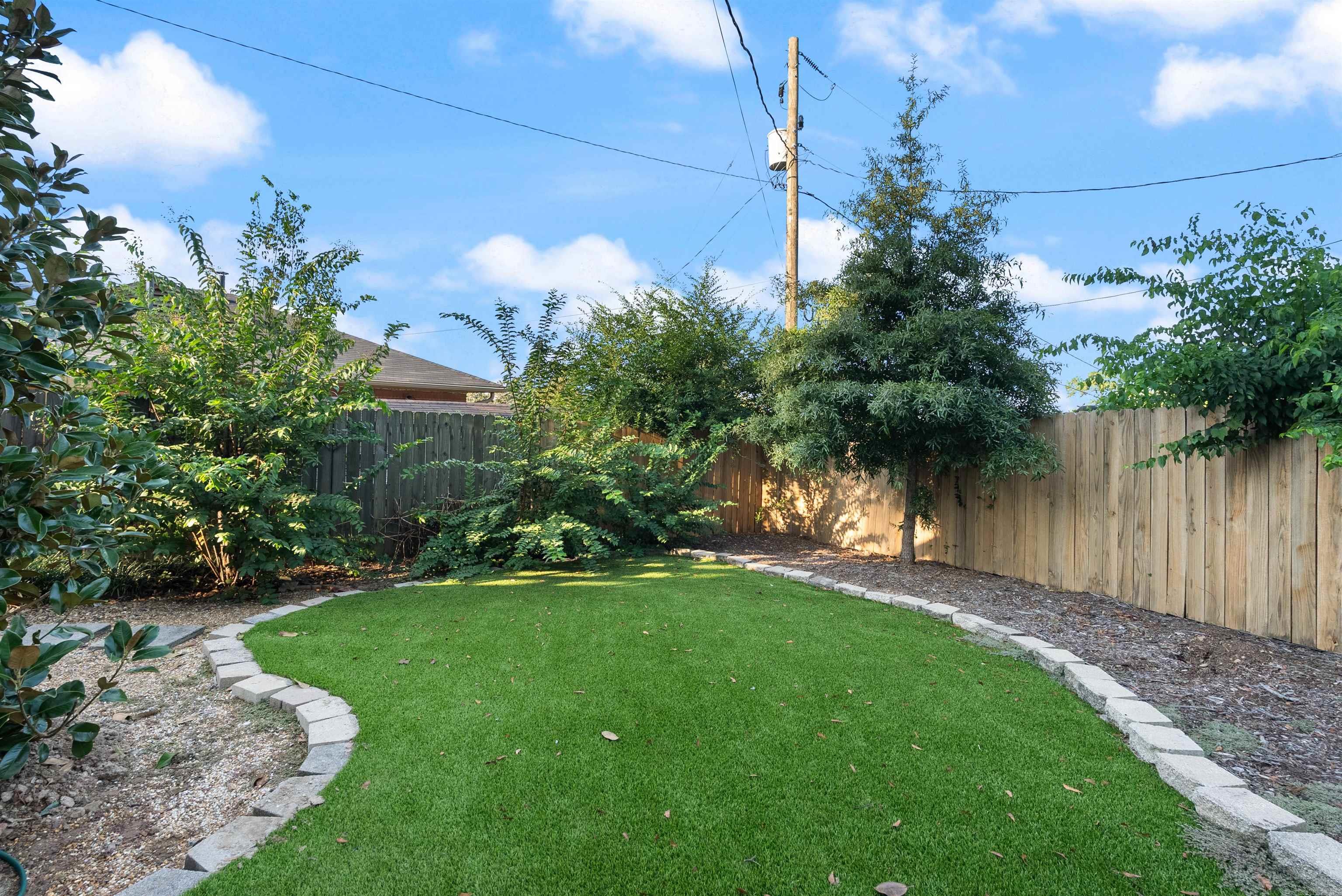 KINGWOOD PLACE - Residential