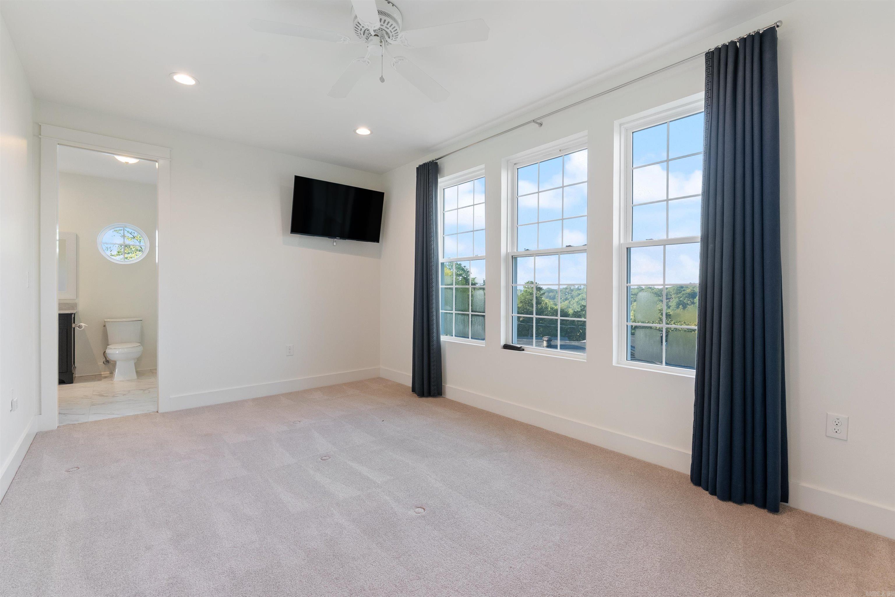 KINGWOOD PLACE - Residential