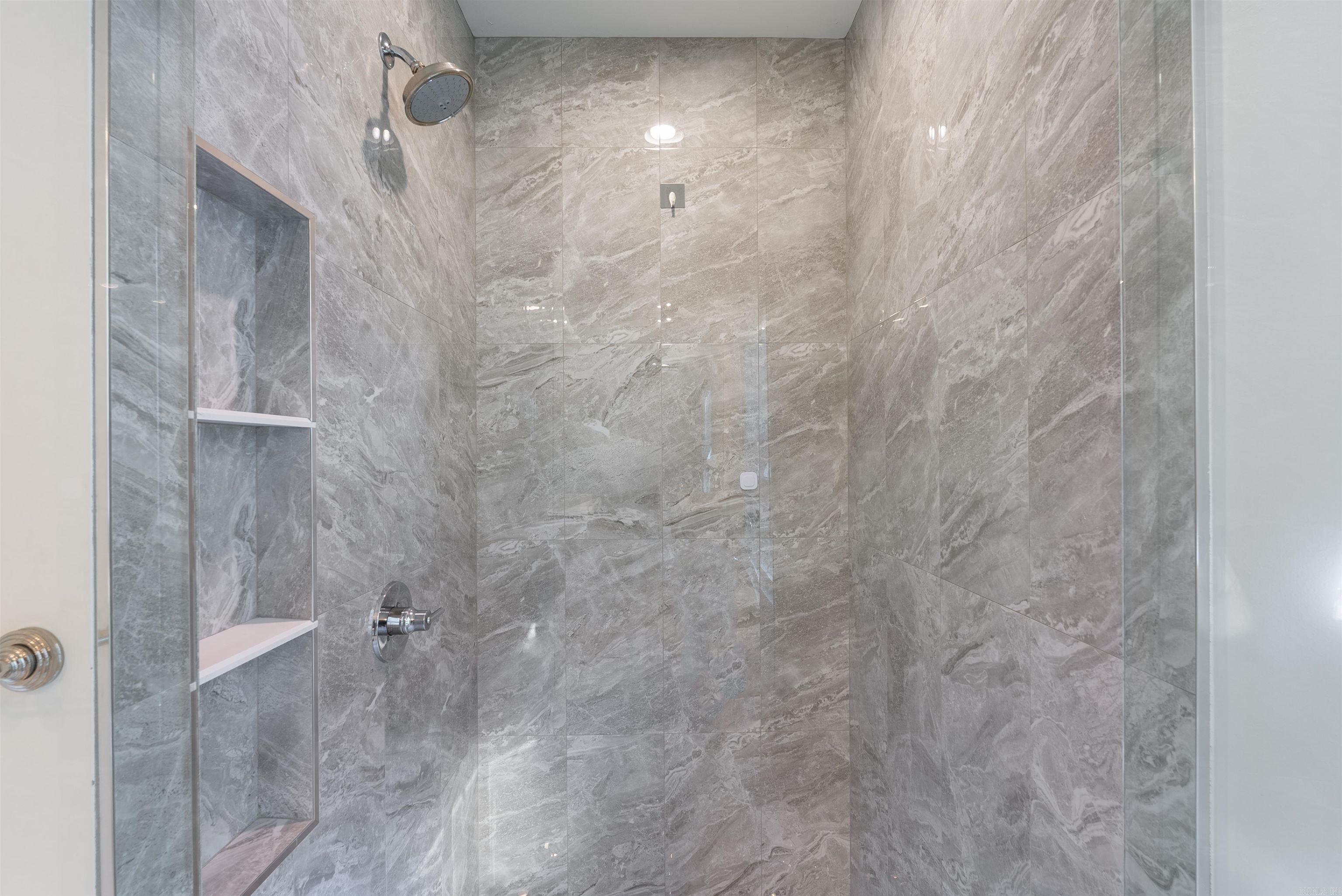 KINGWOOD PLACE - Residential