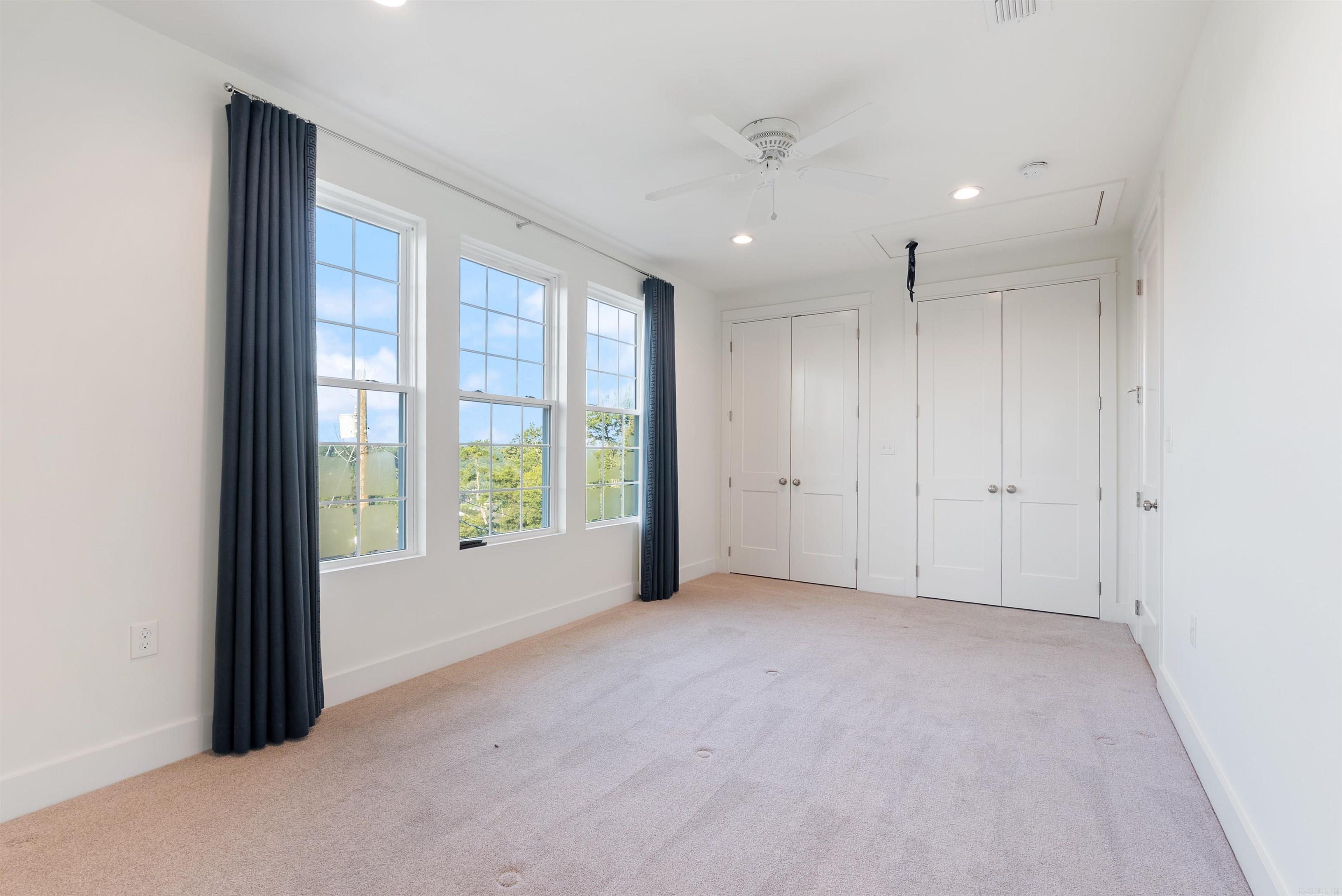 KINGWOOD PLACE - Residential