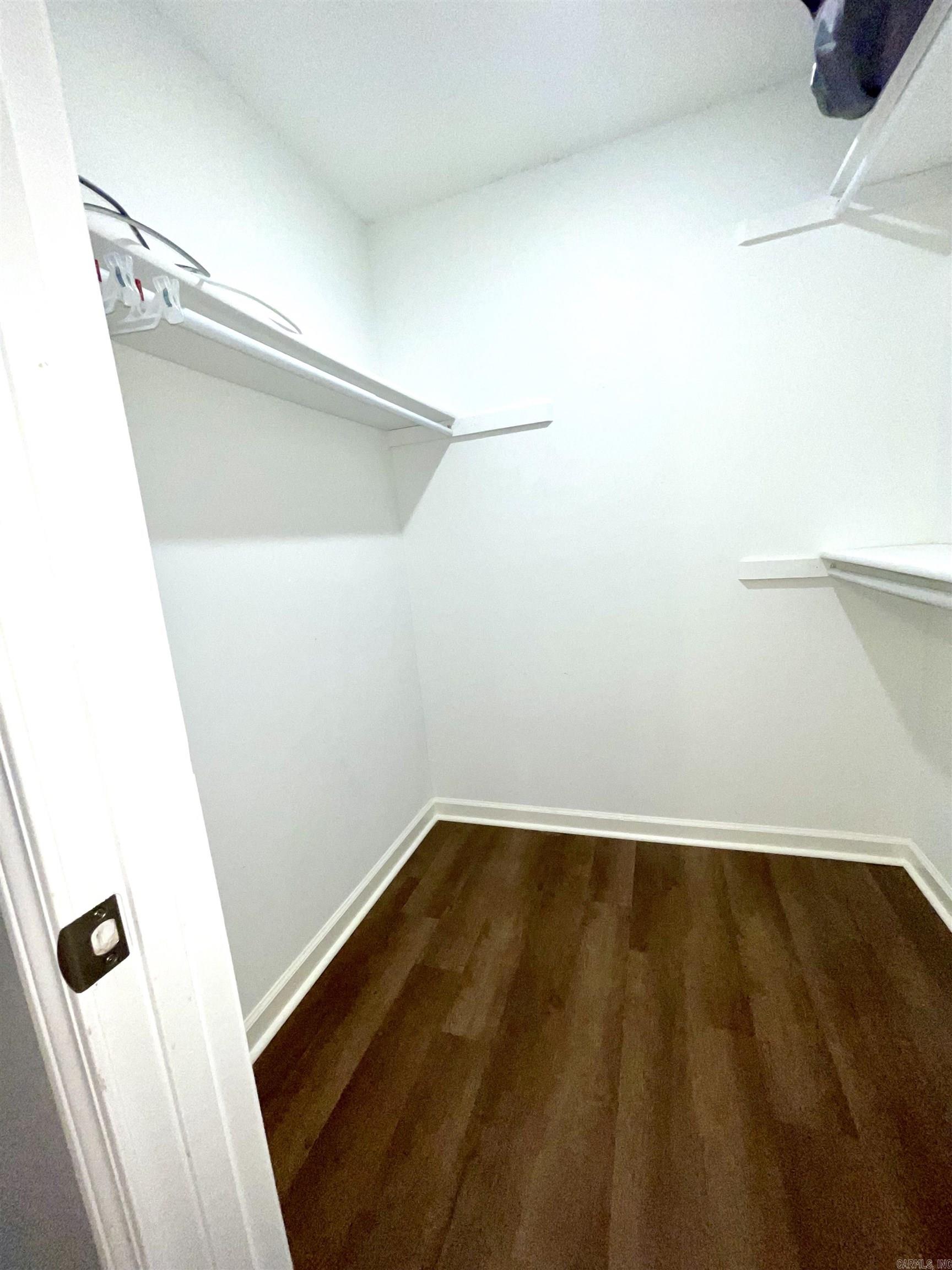 FIELDS FARM - Residential