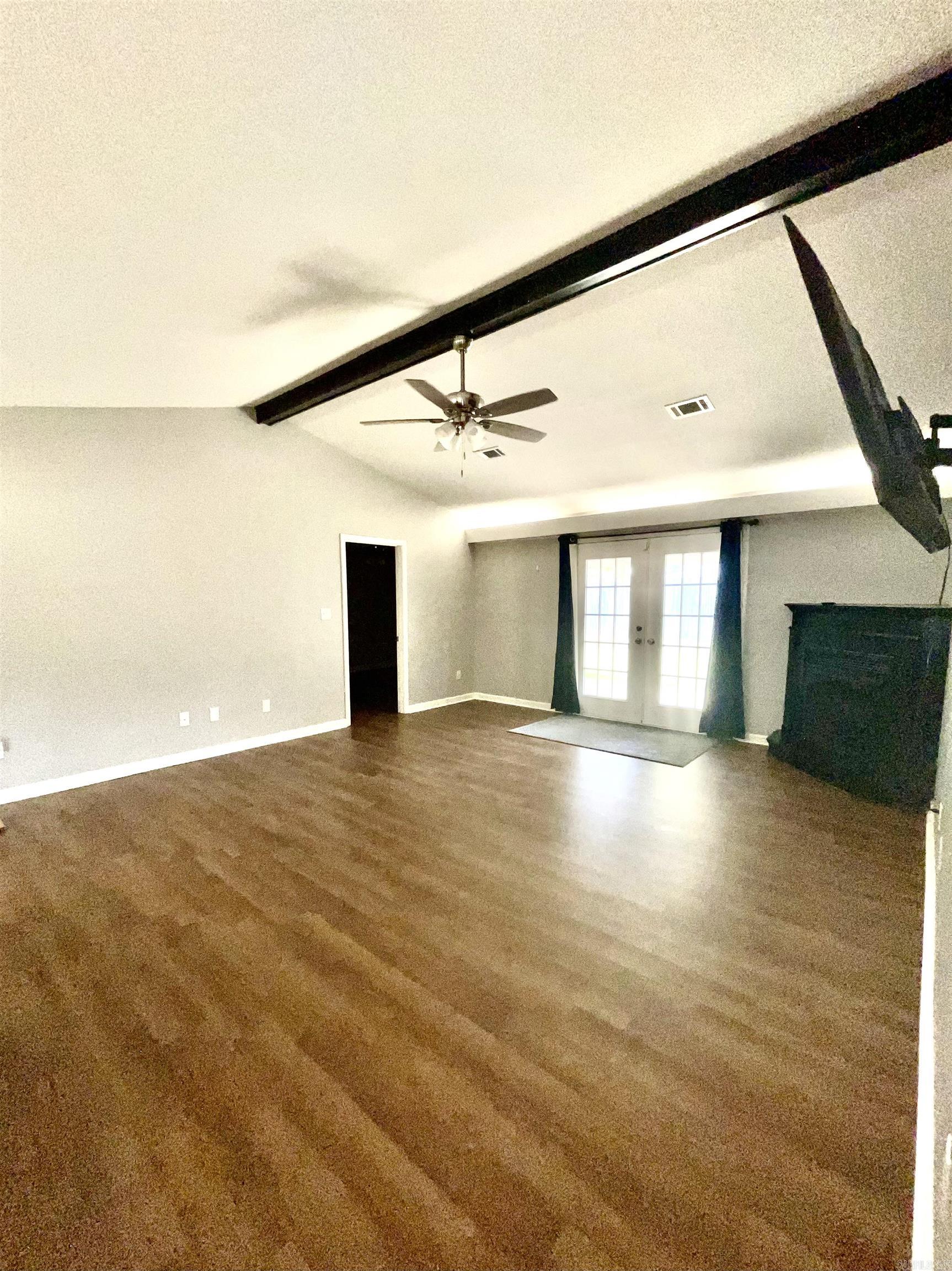 FIELDS FARM - Residential